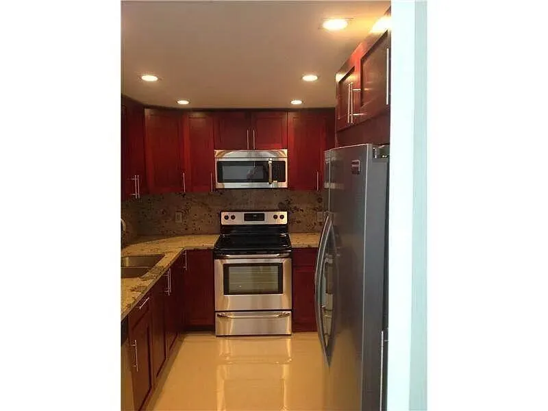 400 Kings Point Drive, #1426