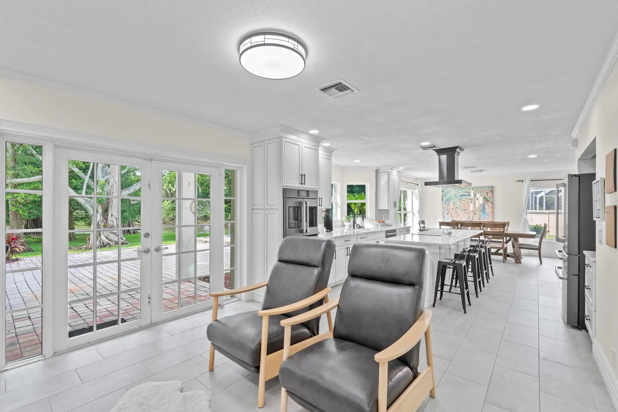 1497 S Club Drive