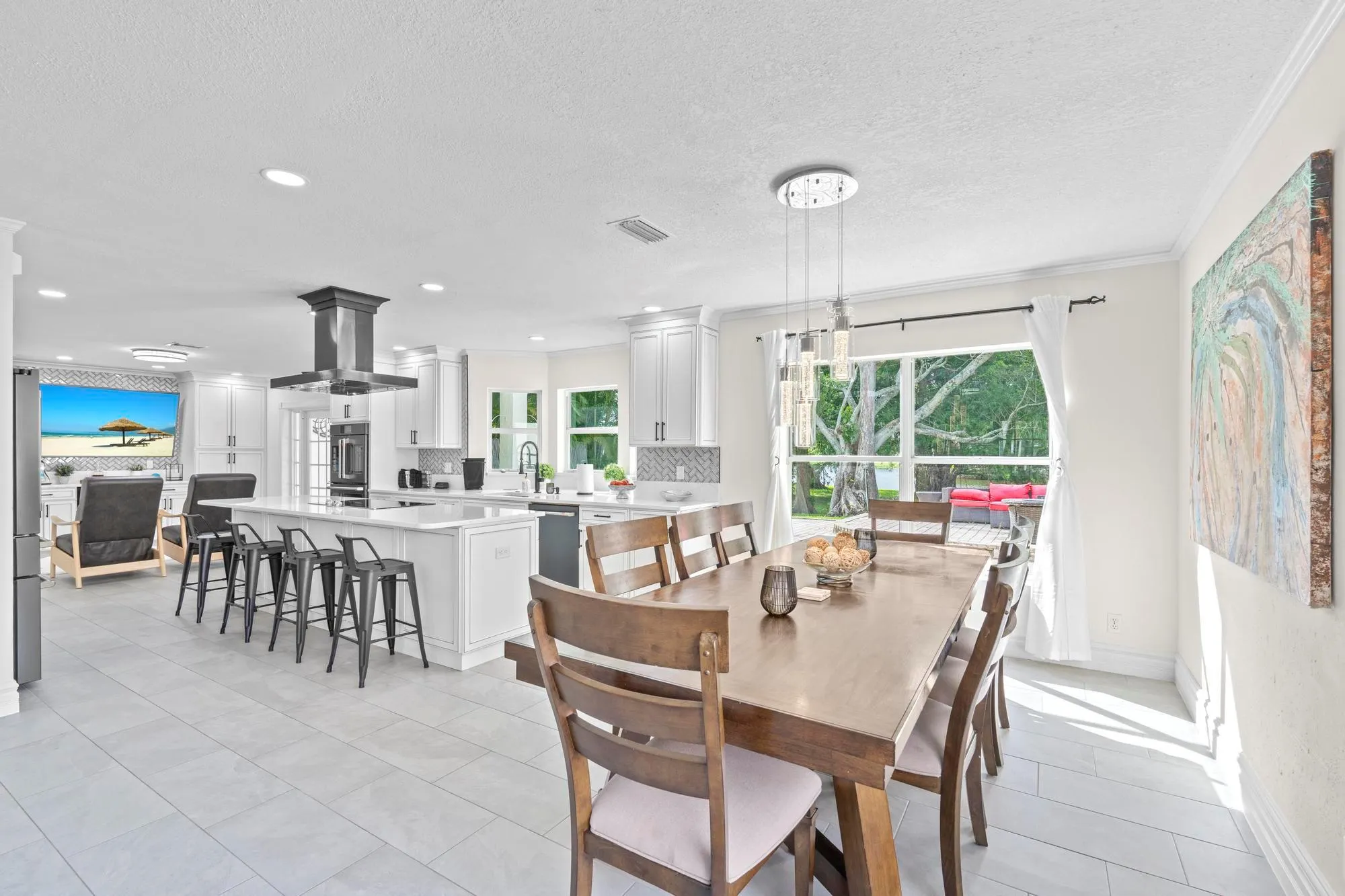 1497 S Club Drive