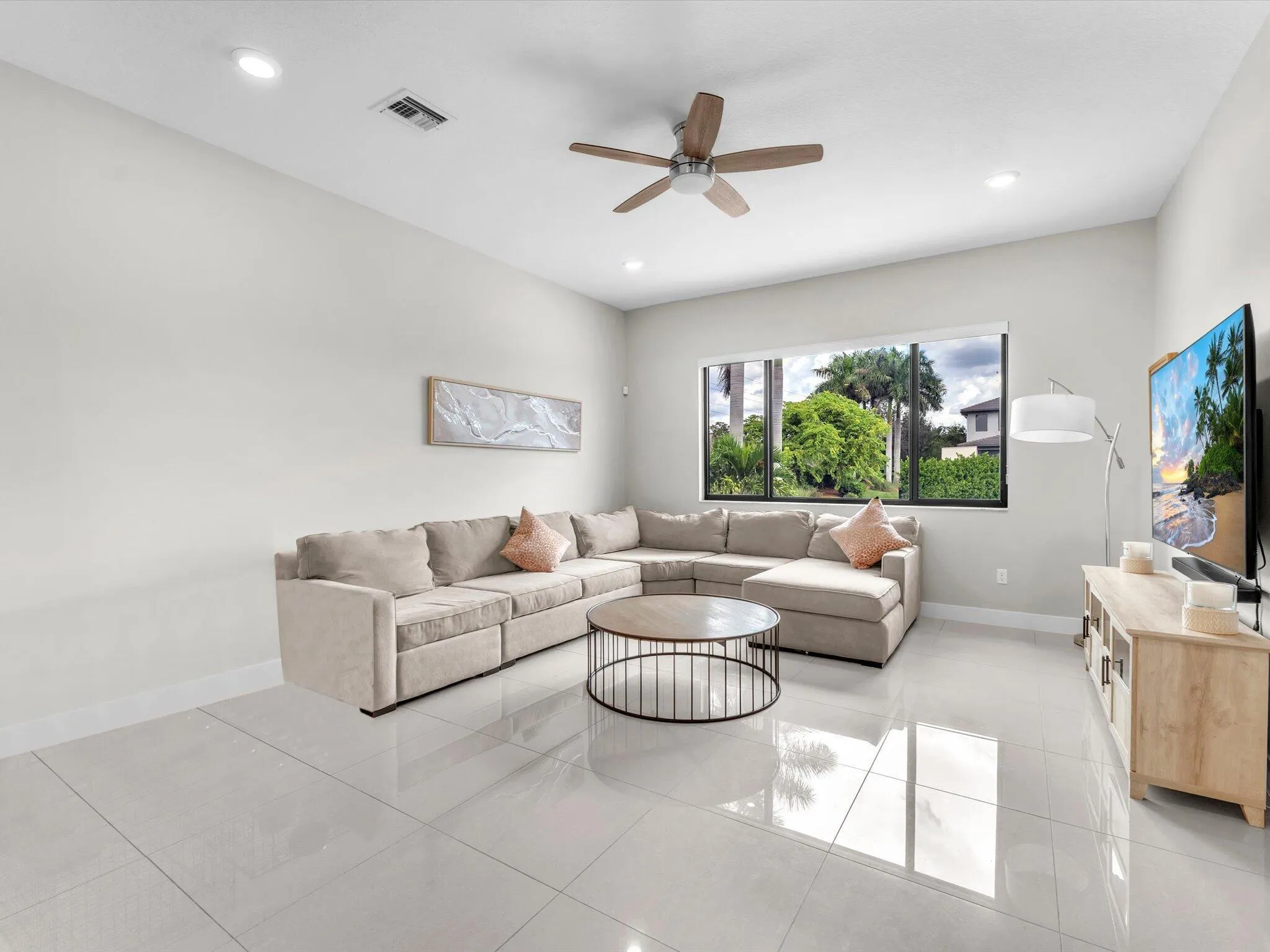 10945 Moore Drive