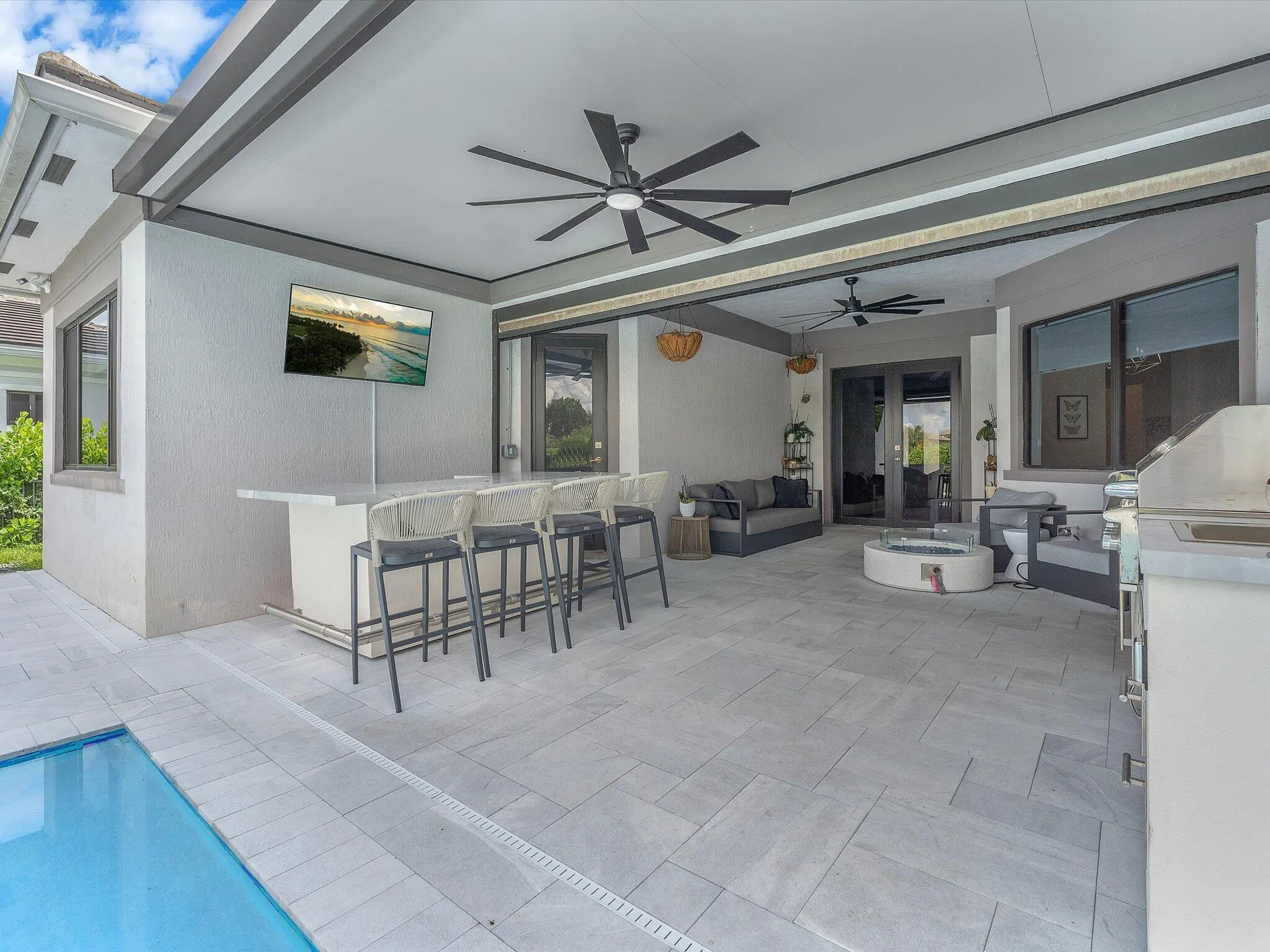 10945 Moore Drive