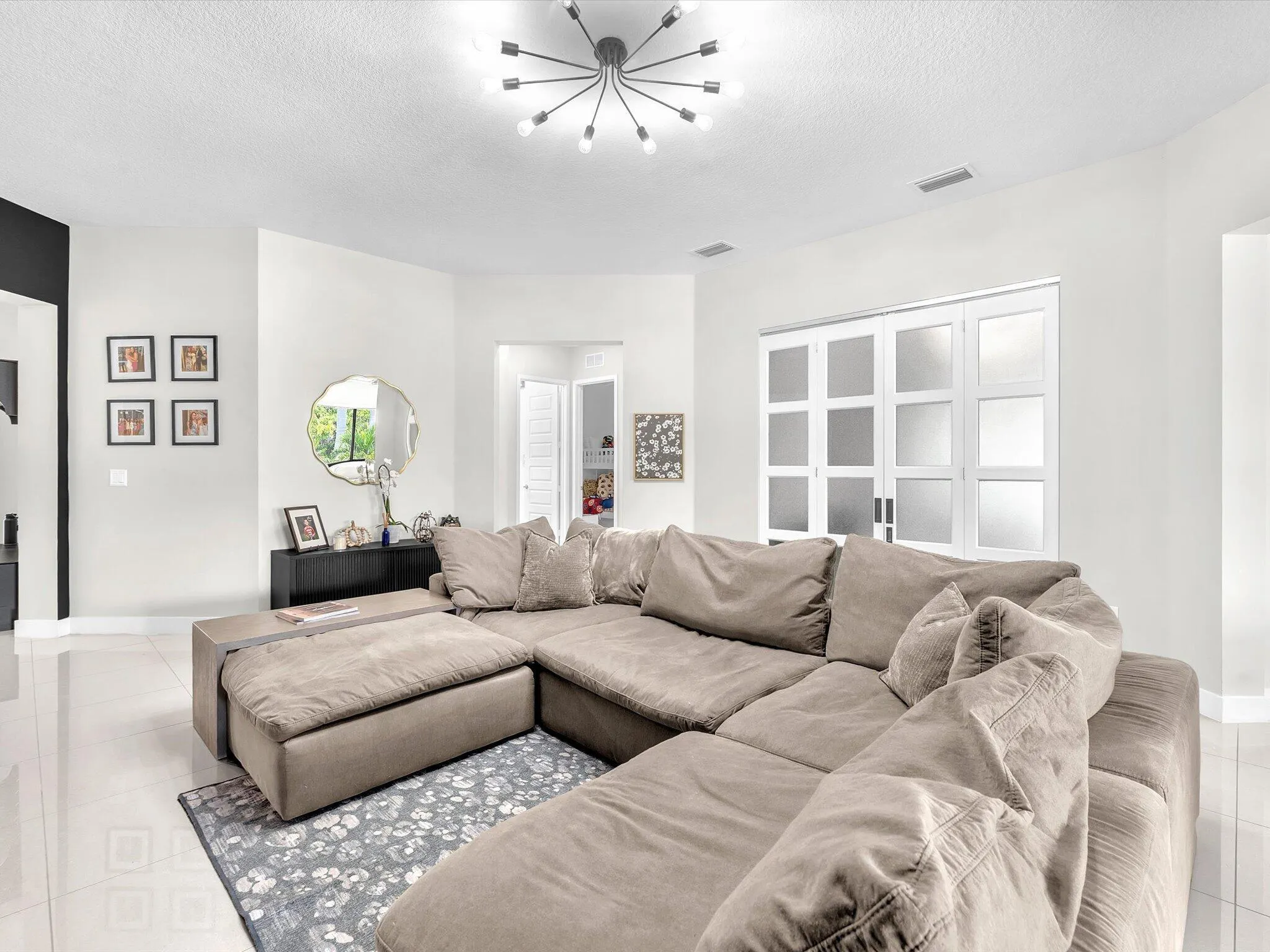 10945 Moore Drive