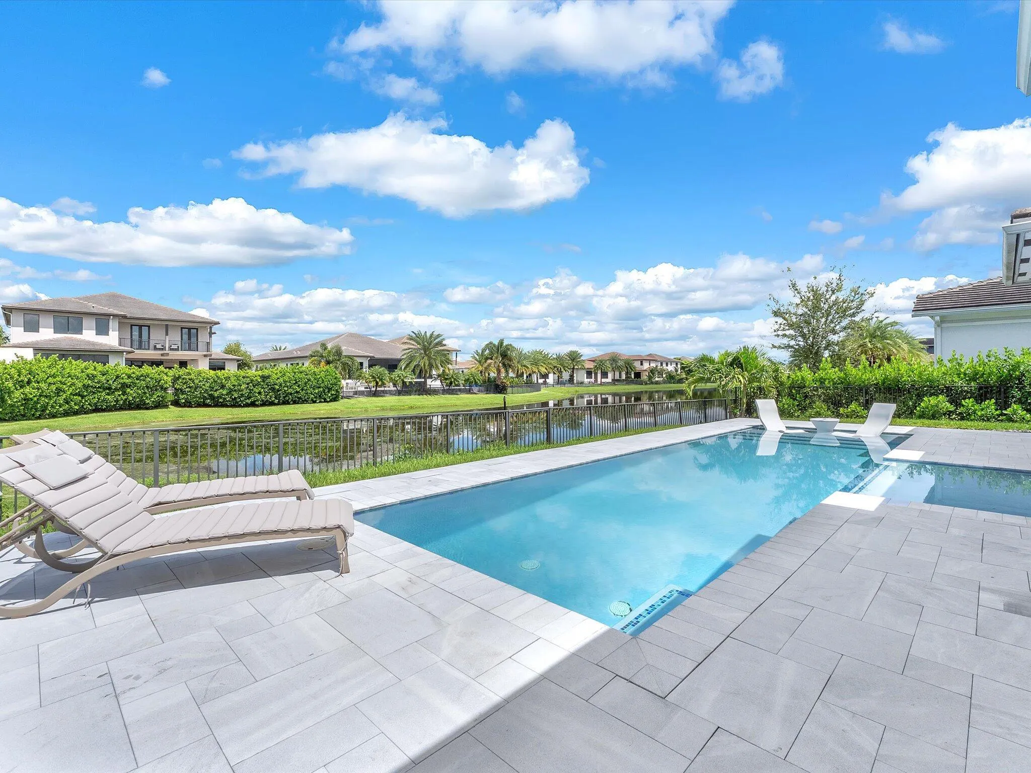 10945 Moore Drive