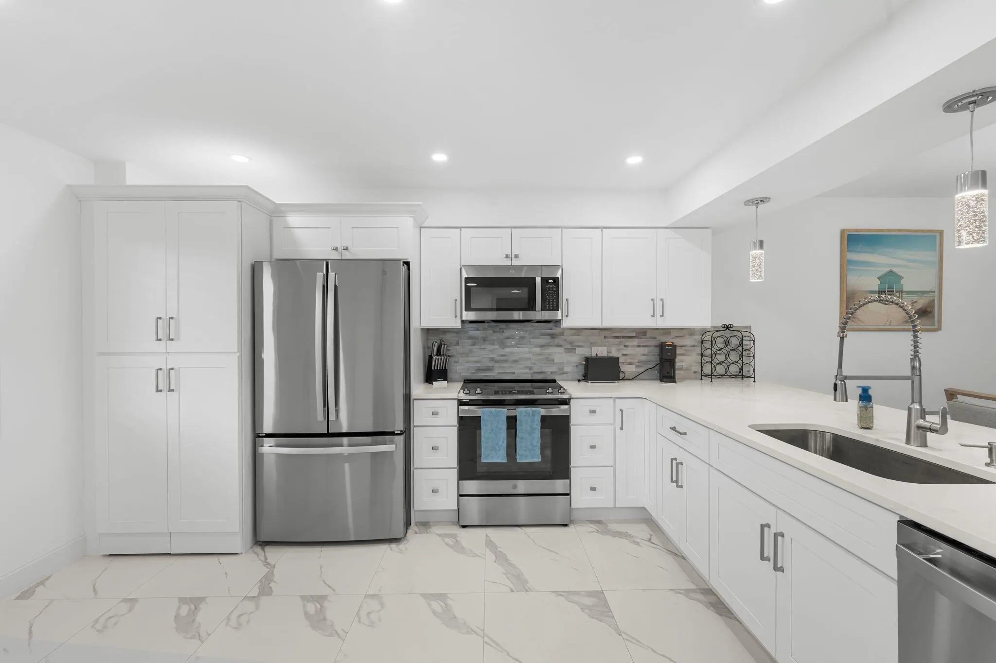 6936 Huntington Lane, #302
