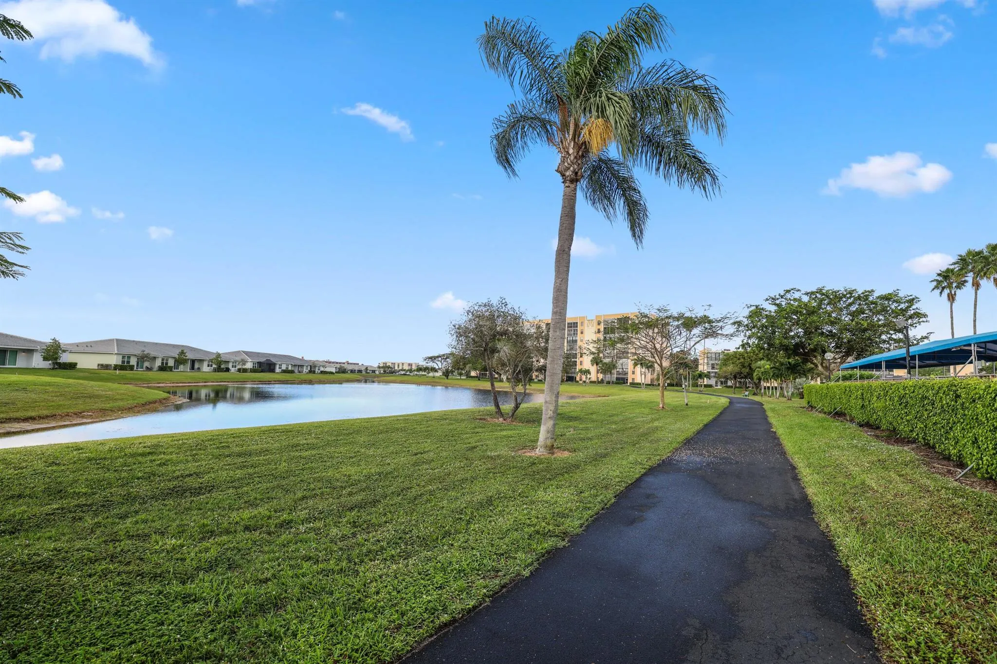 6936 Huntington Lane, #302
