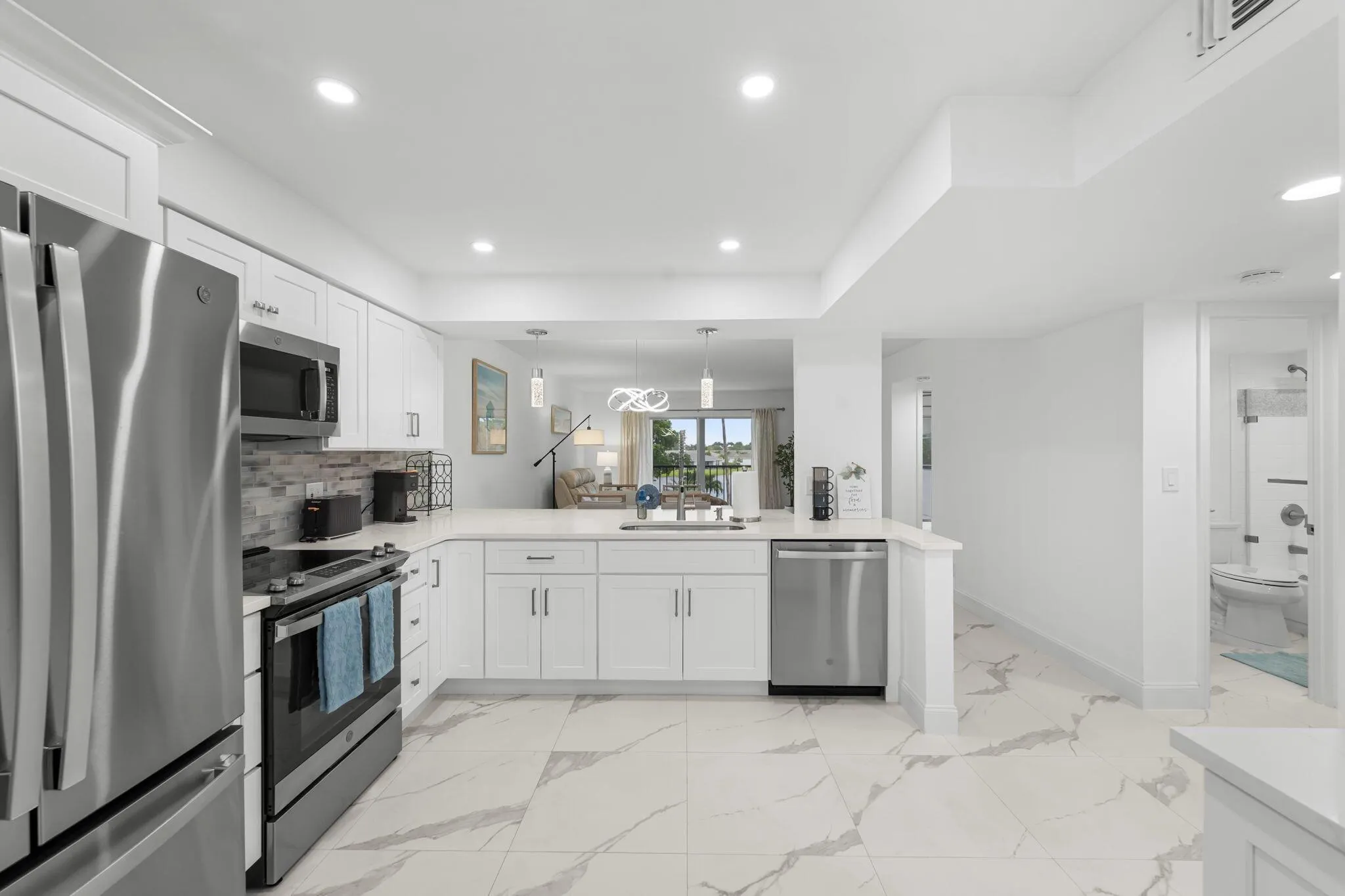 6936 Huntington Lane, #302