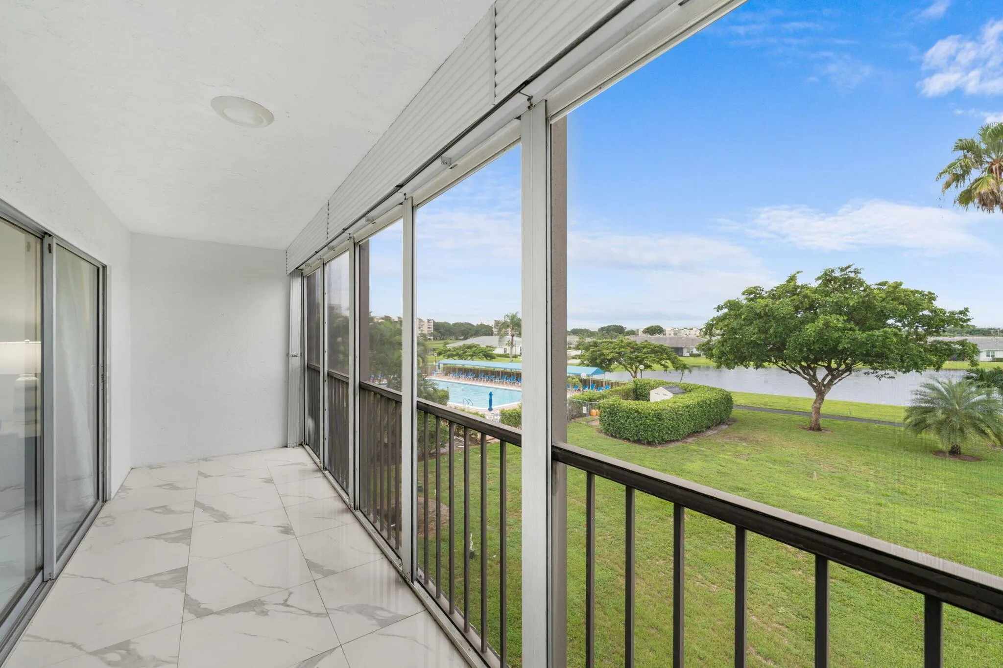 6936 Huntington Lane, #302