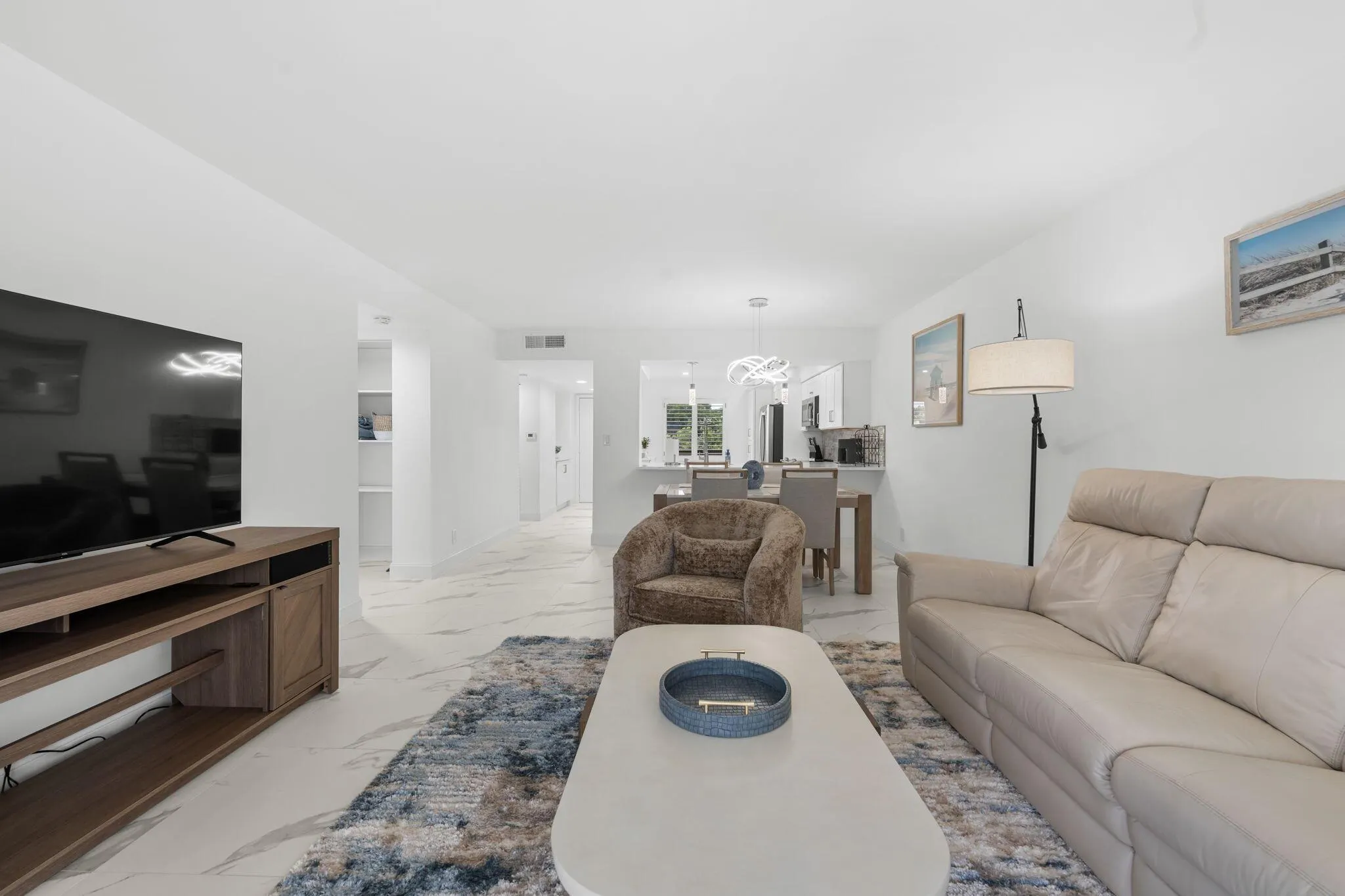 6936 Huntington Lane, #302
