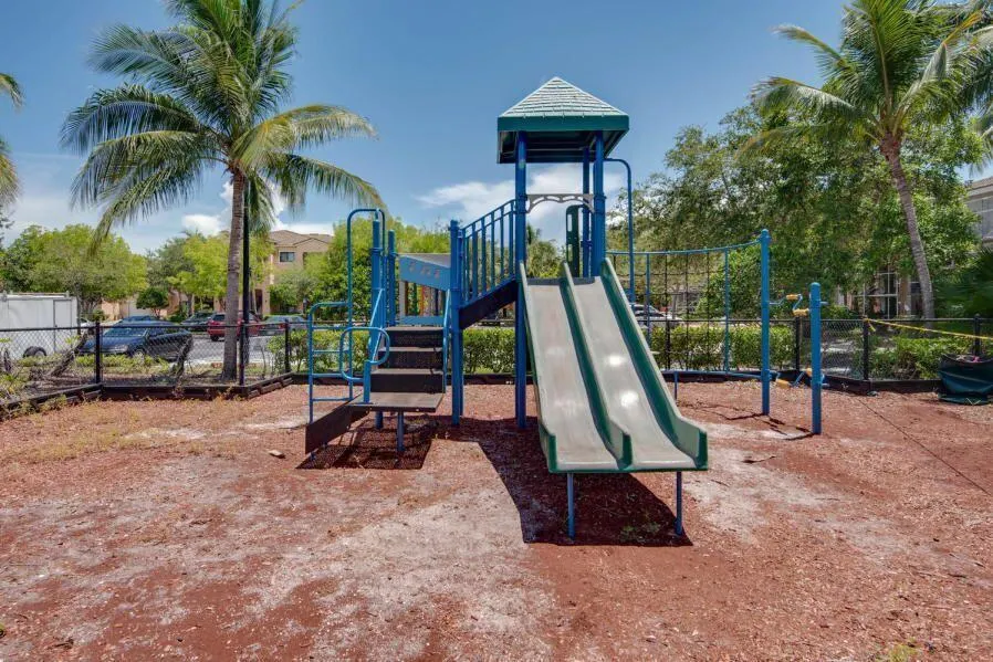 2725 Anzio Court, #102
