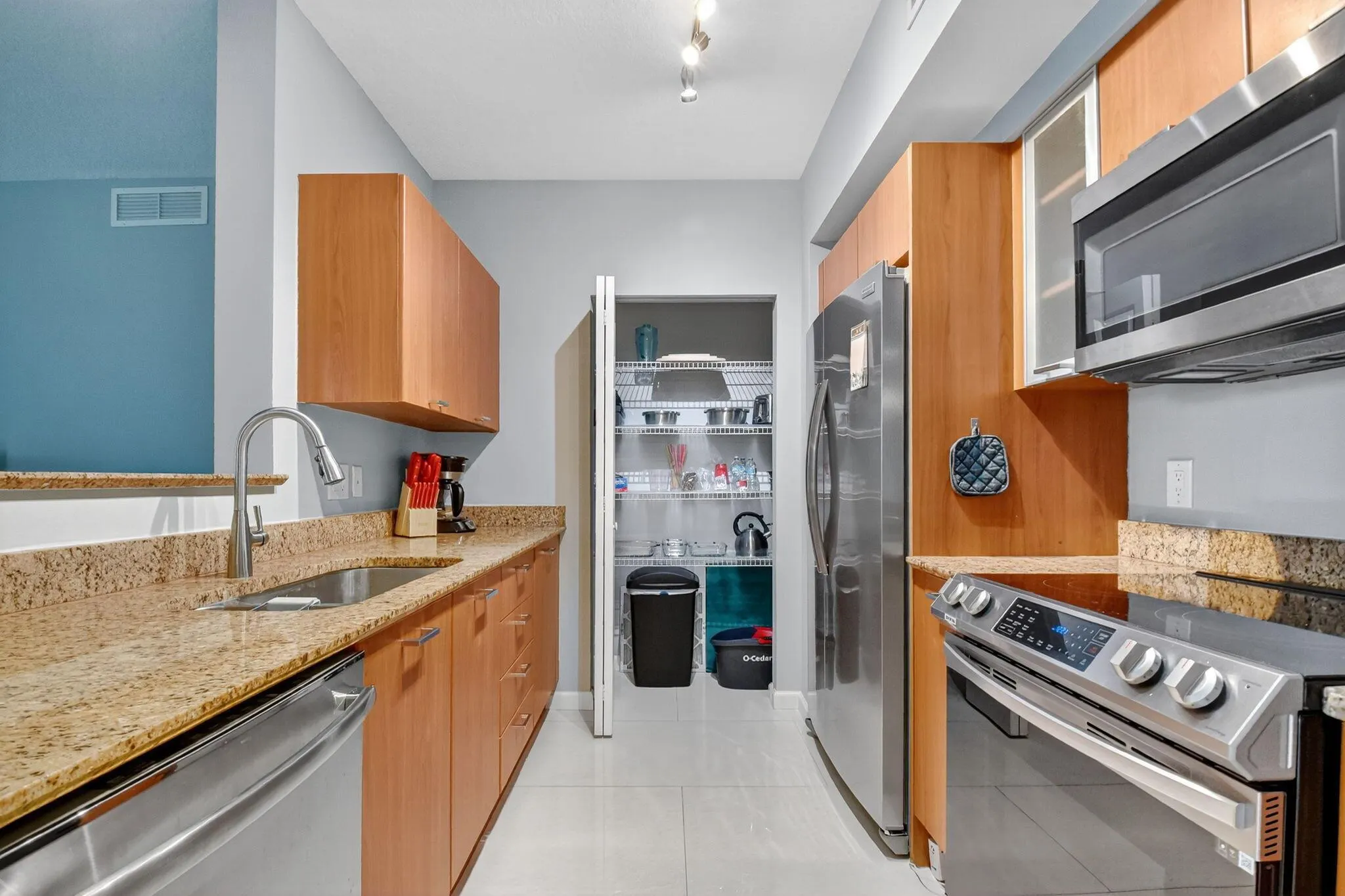 625 Casa Loma Boulevard, #306