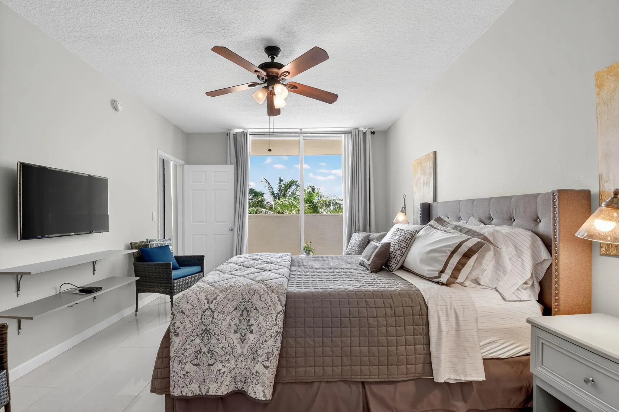 625 Casa Loma Boulevard, #306