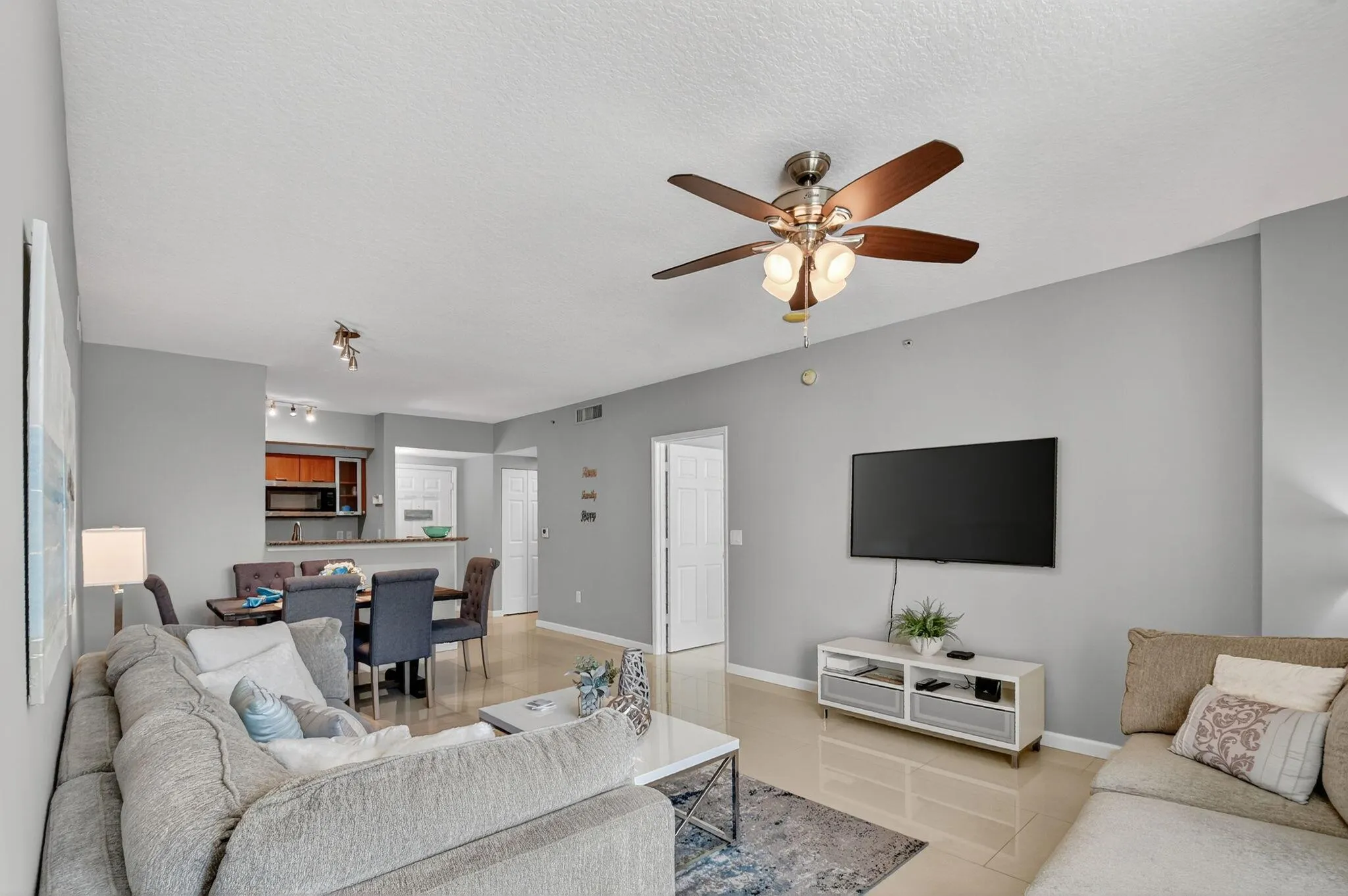 625 Casa Loma Boulevard, #306