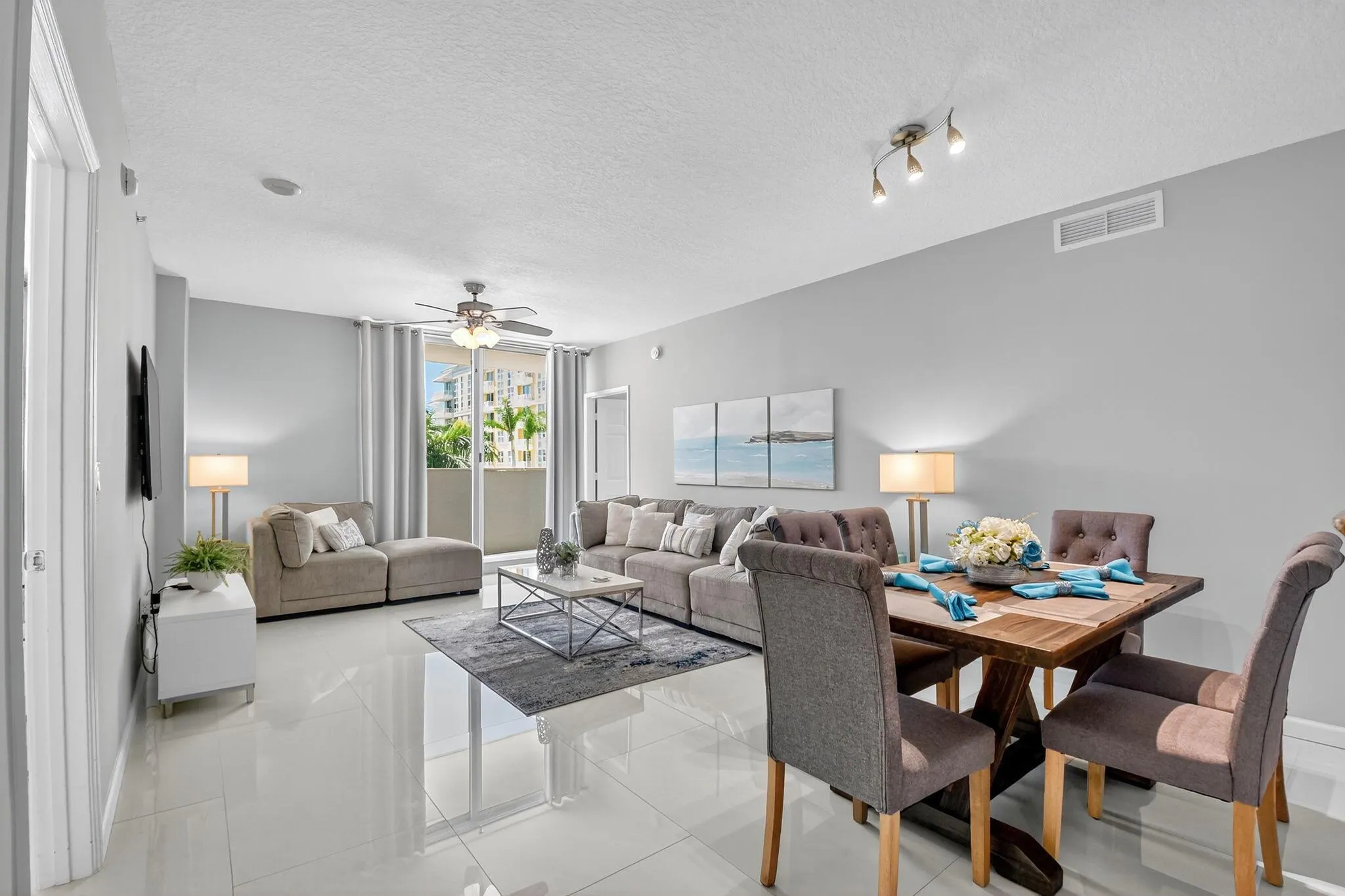 625 Casa Loma Boulevard, #306