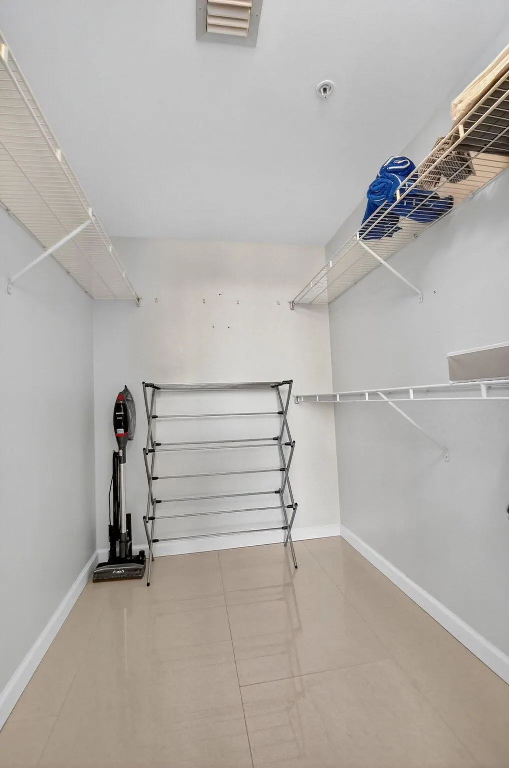 625 Casa Loma Boulevard, #306