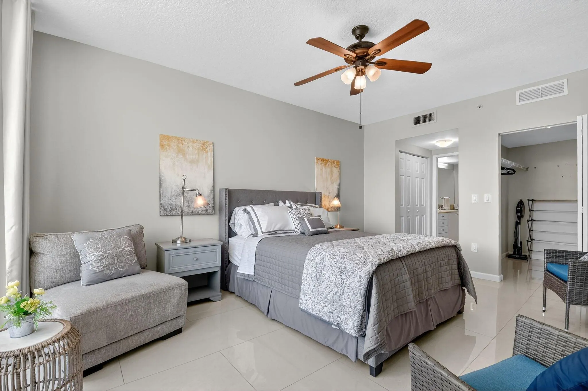 625 Casa Loma Boulevard, #306