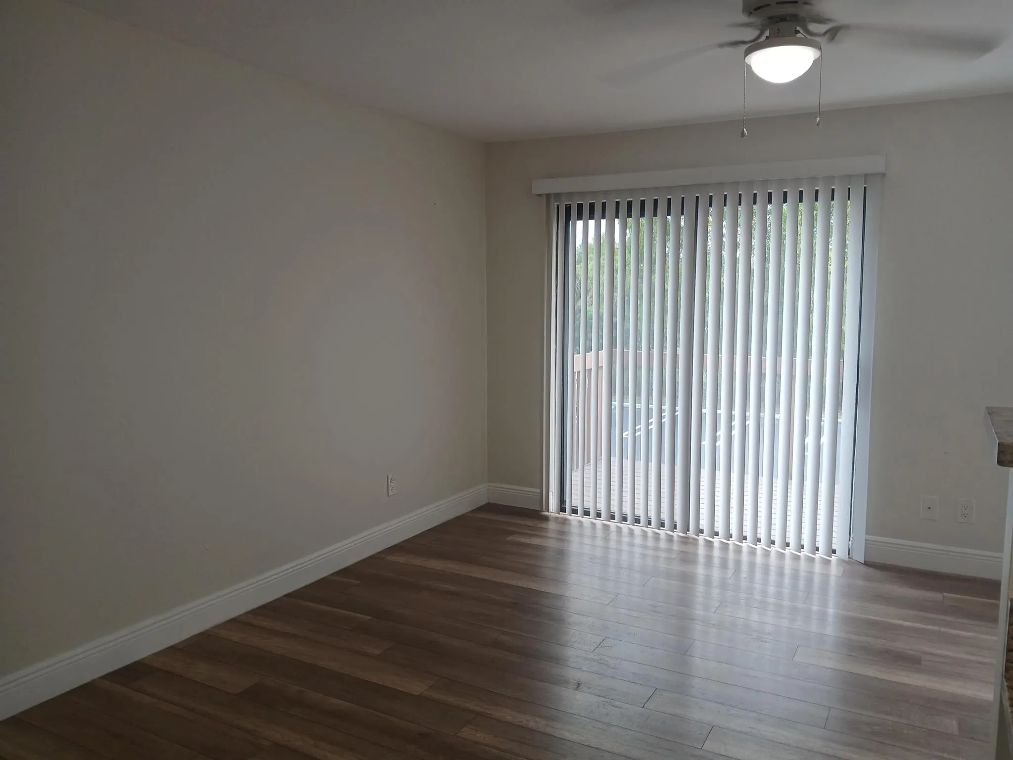 639 Executive Center Drive, #O-204