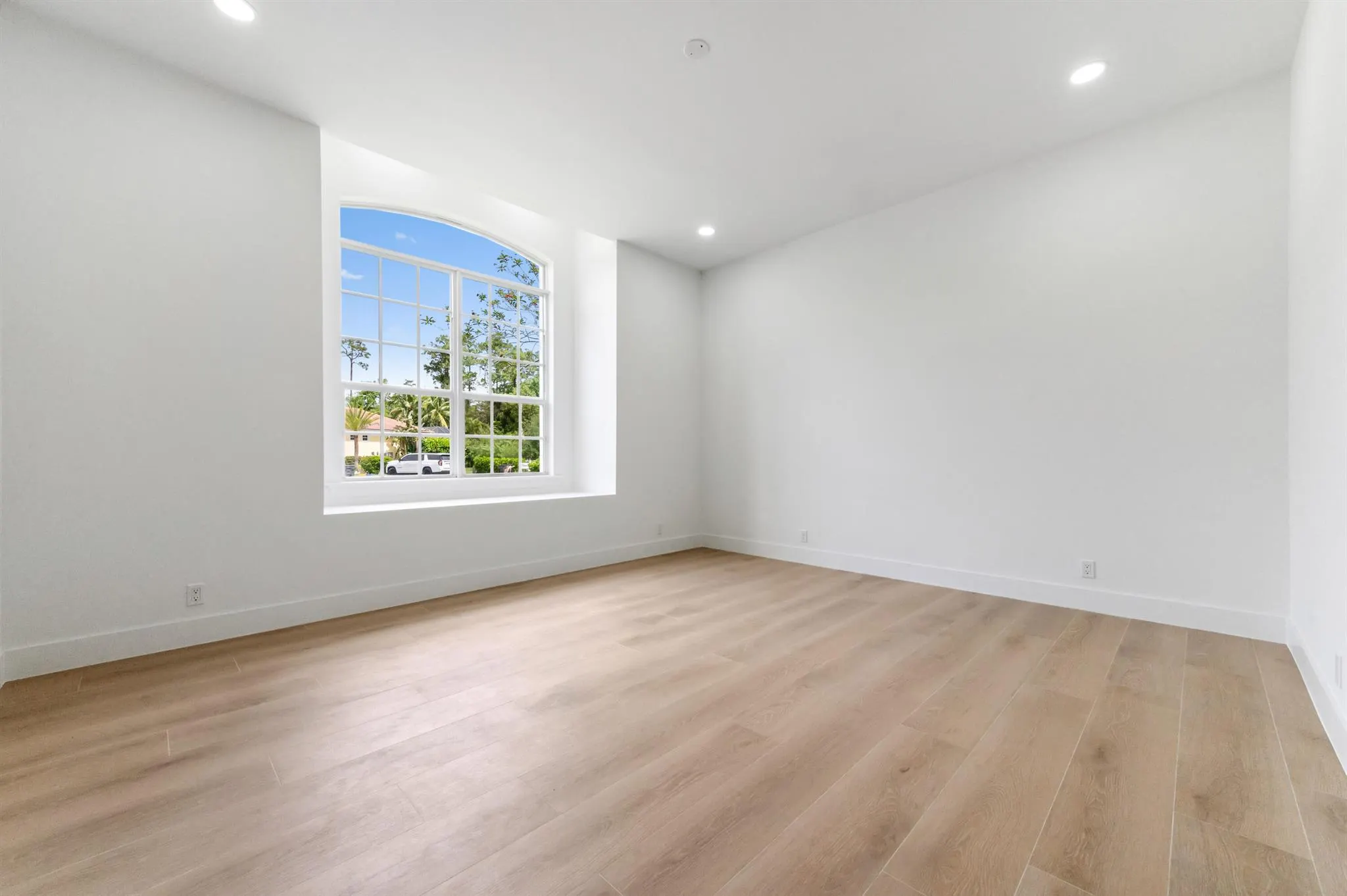 728 Deerwood Court