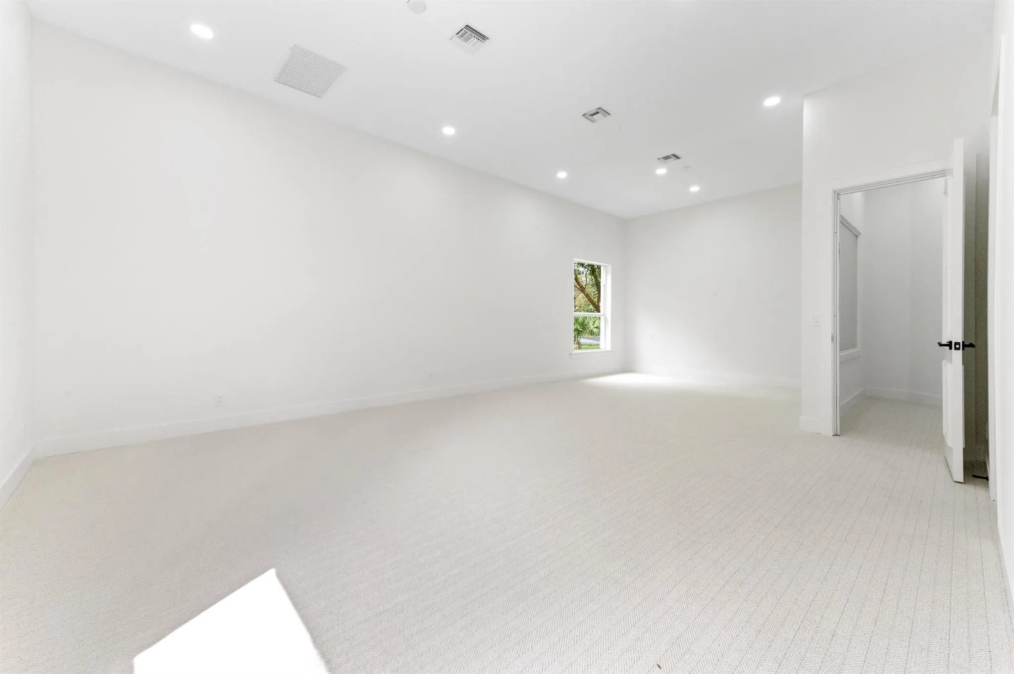 728 Deerwood Court