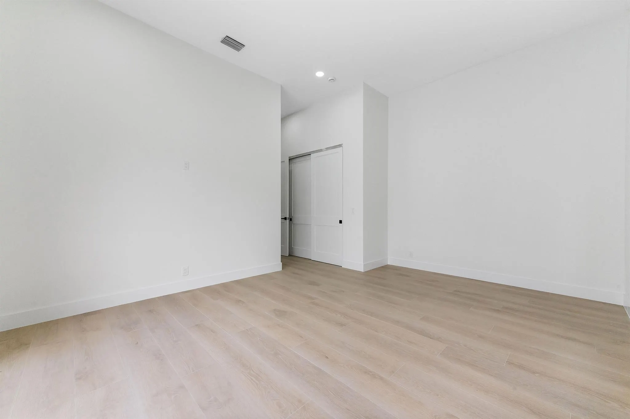 728 Deerwood Court