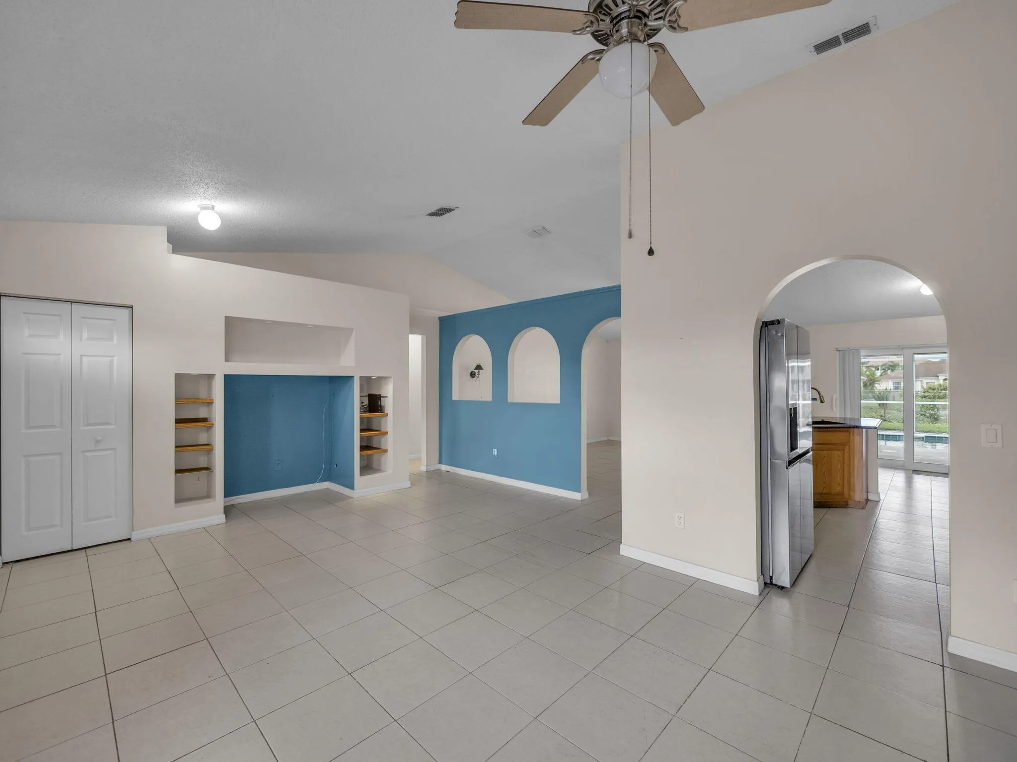 509 SW Feldman Avenue