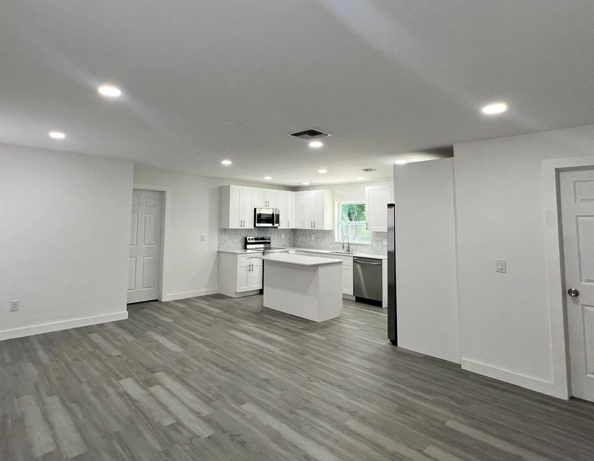 2801 Ave Q