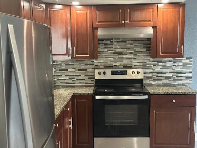 4660 Nw 6th Court