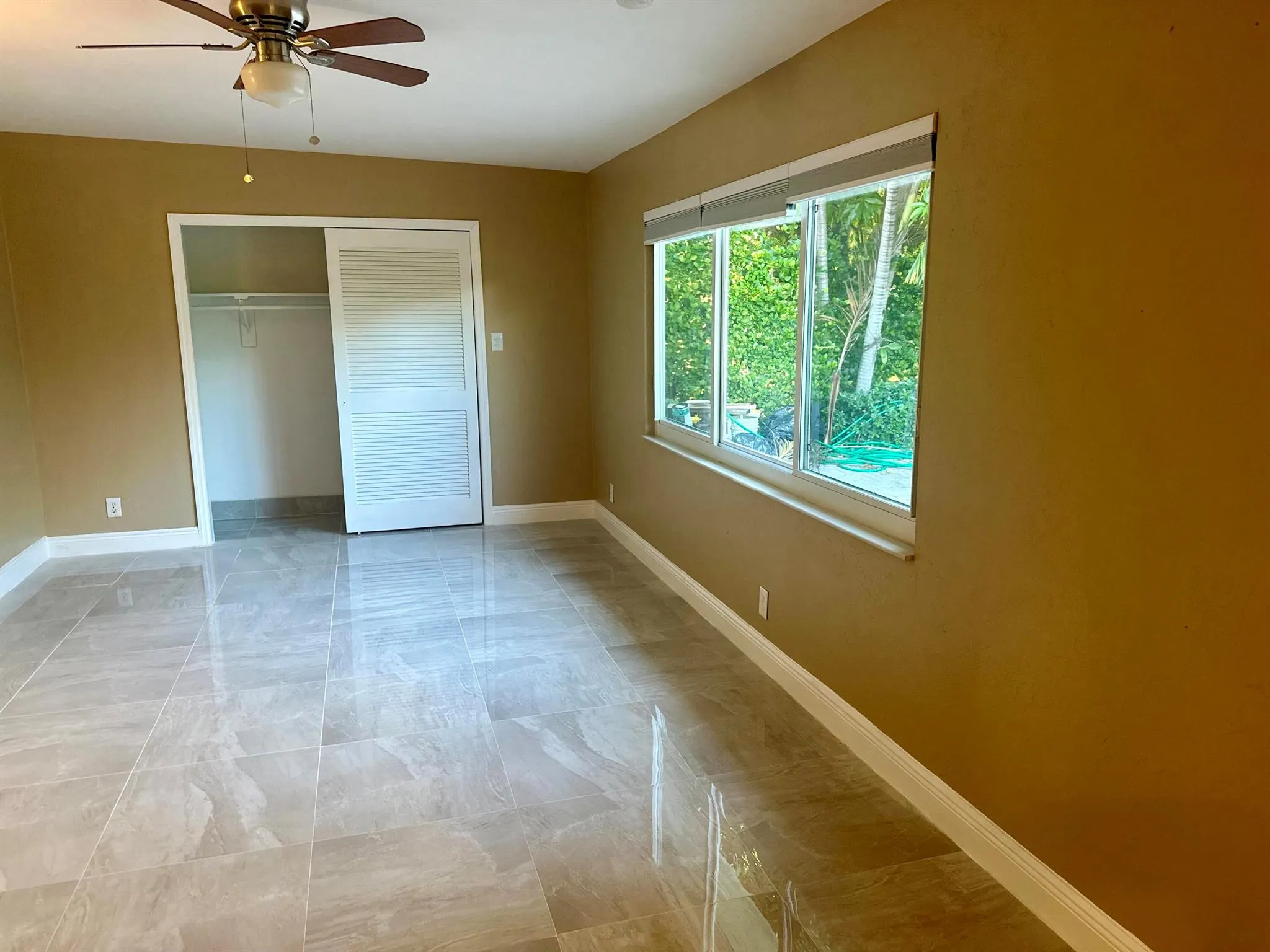 1083 SW 25th Place
