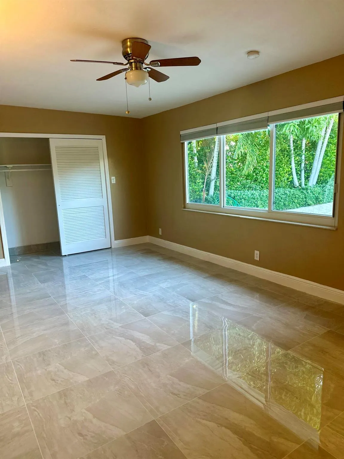1083 SW 25th Place