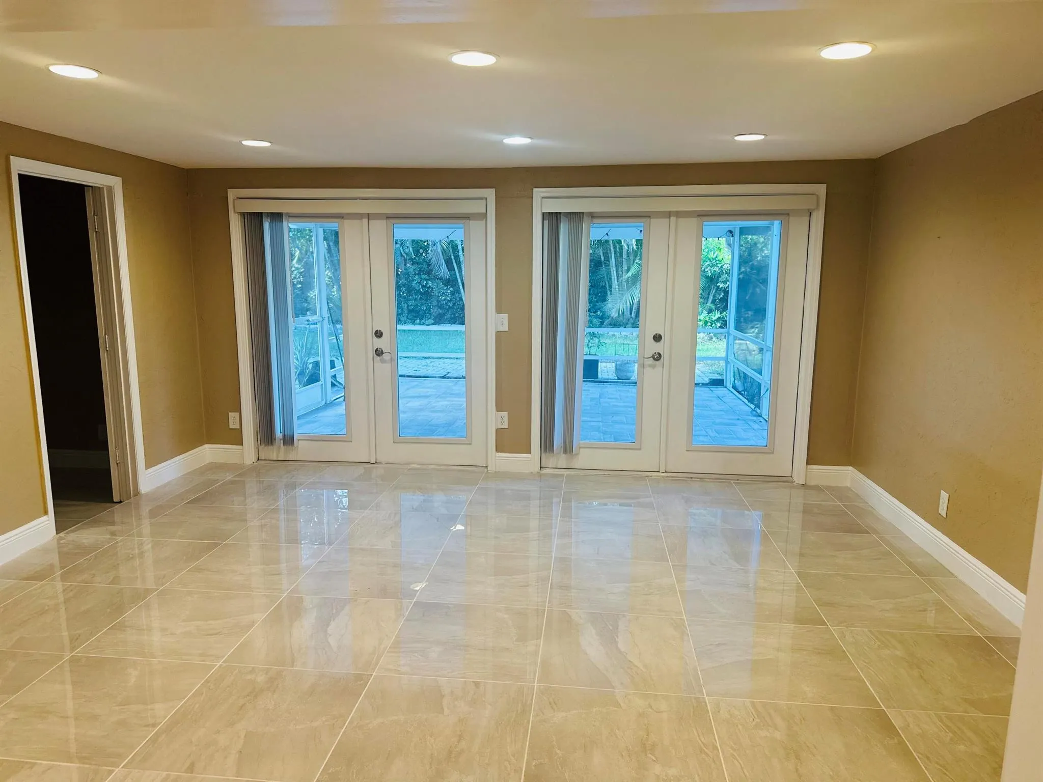 1083 SW 25th Place