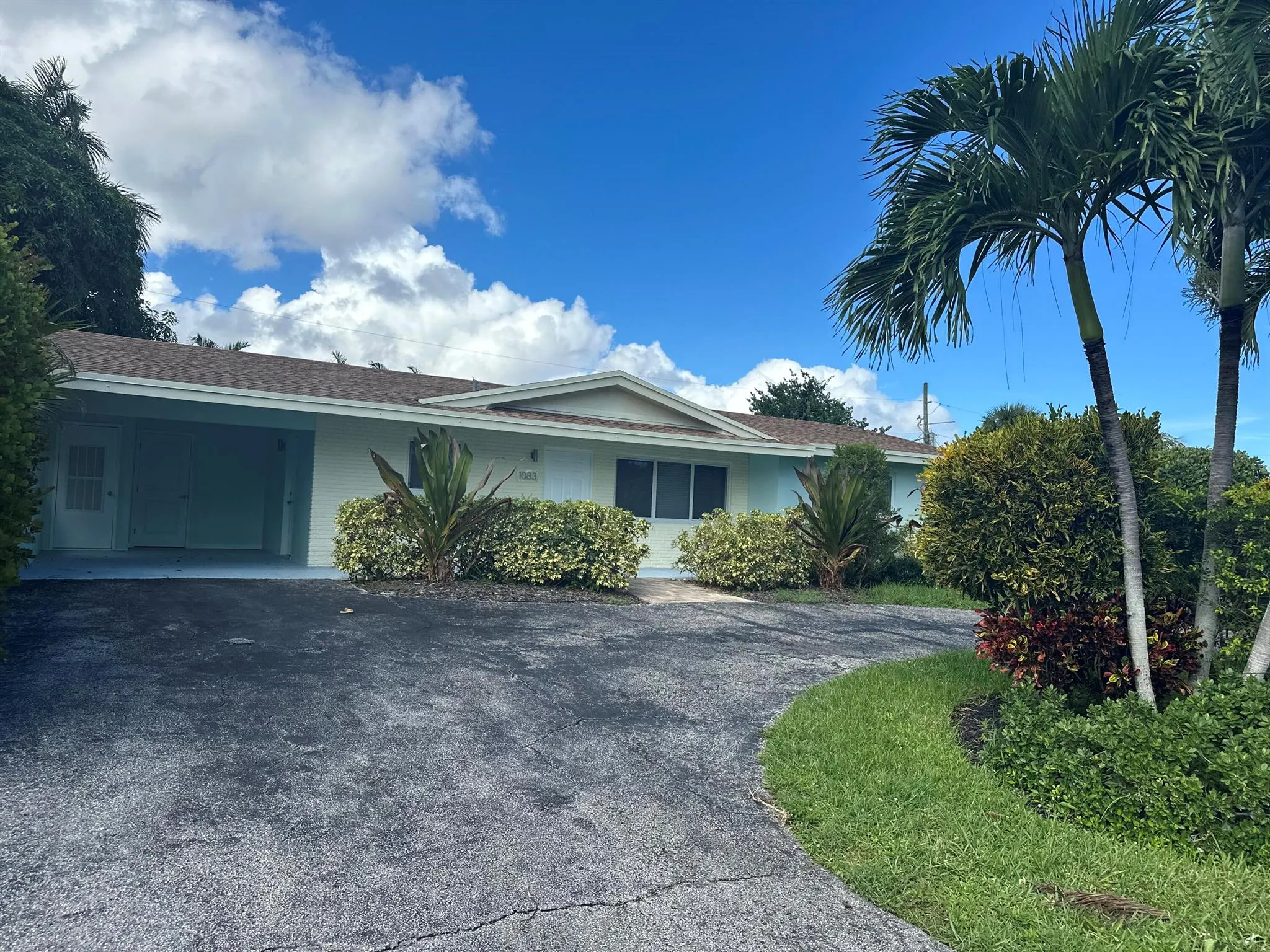 1083 SW 25th Place