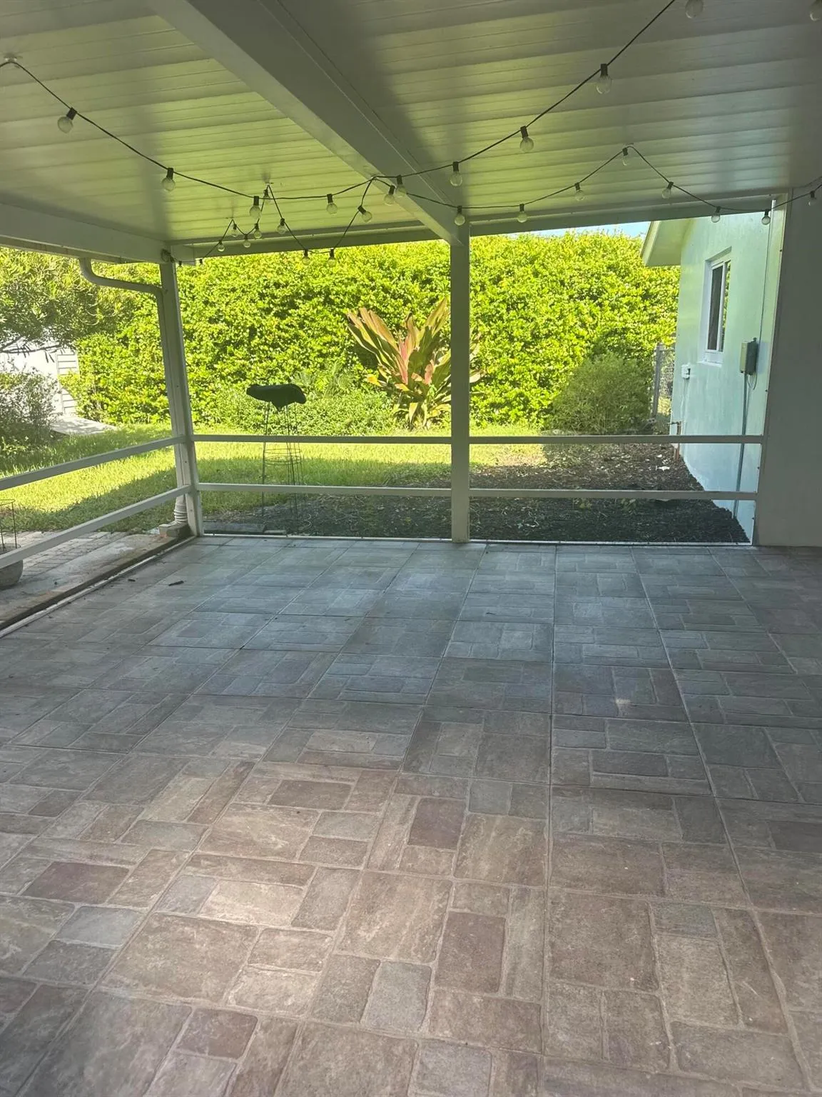 1083 SW 25th Place