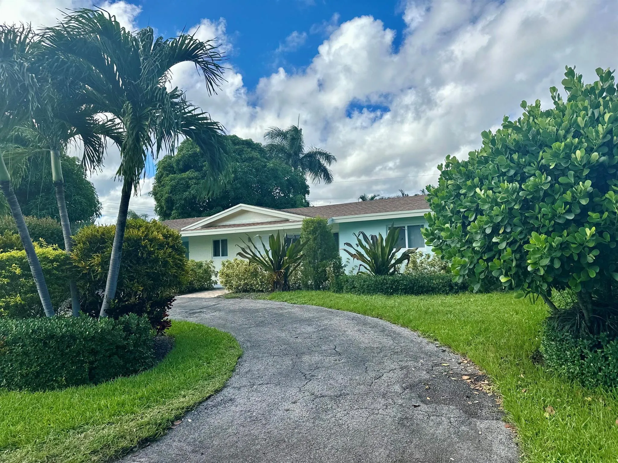 1083 SW 25th Place