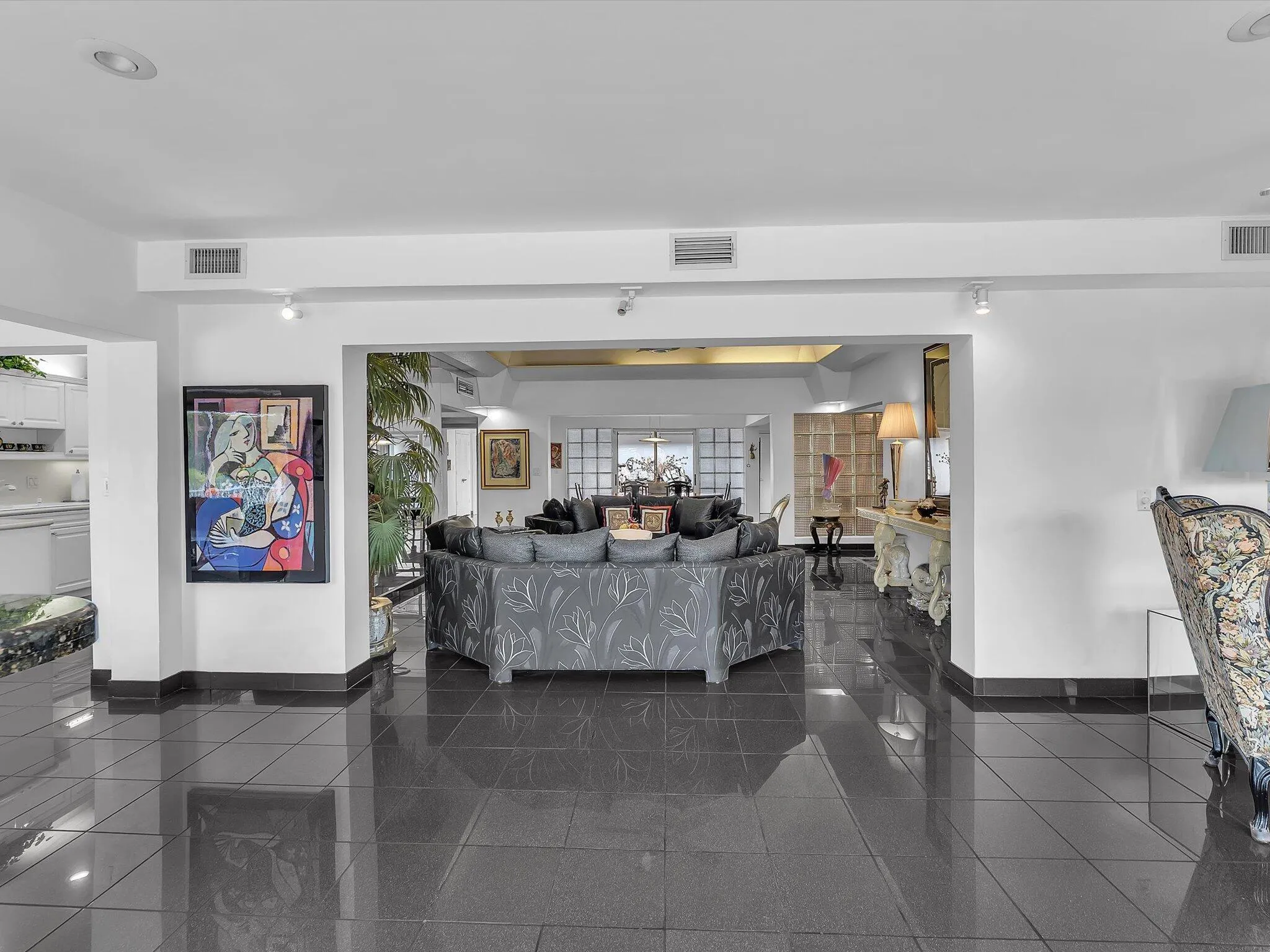 5310 Mango Circle