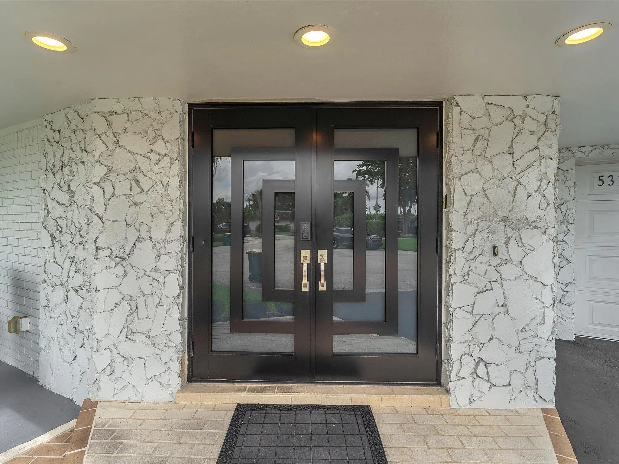 5310 Mango Circle