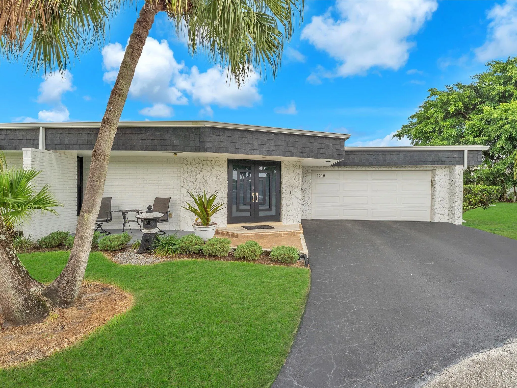 5310 Mango Circle