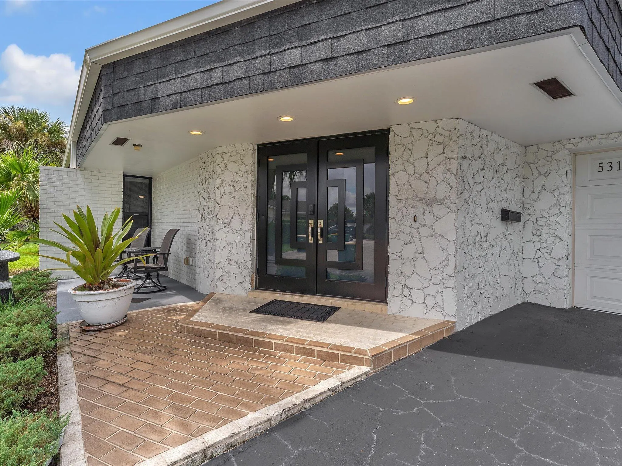 5310 Mango Circle