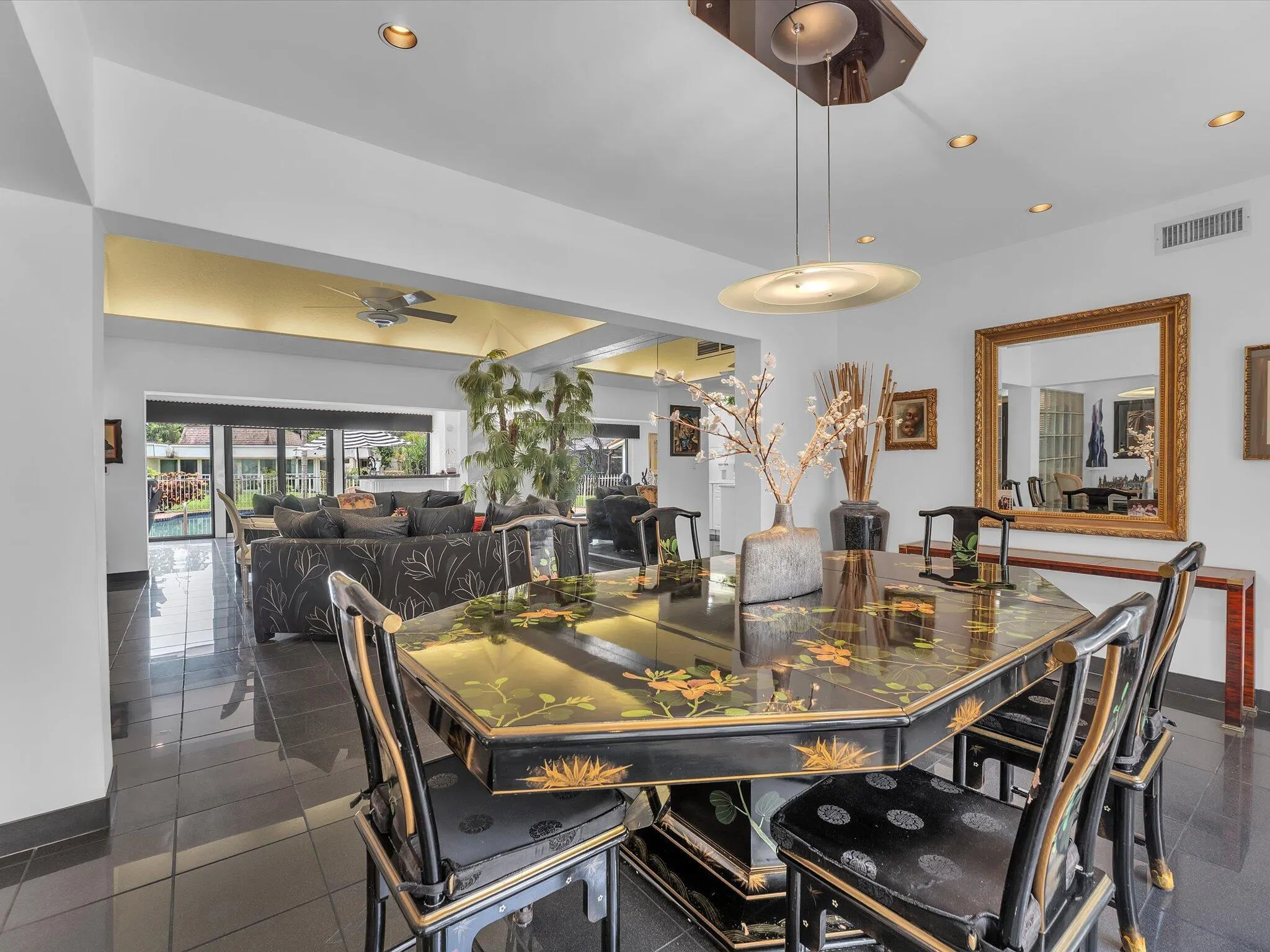 5310 Mango Circle