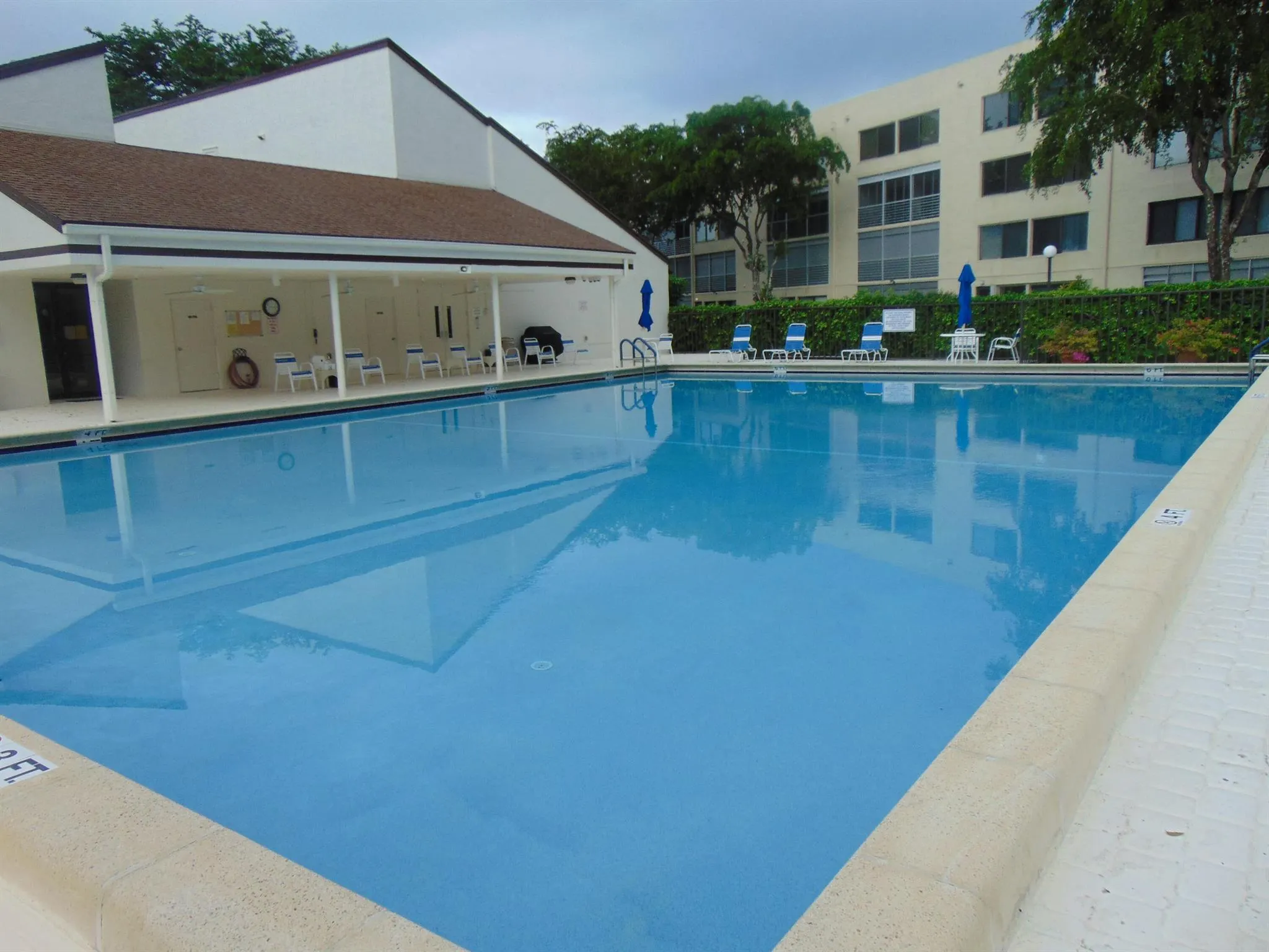 3154 Via Poinciana, #211