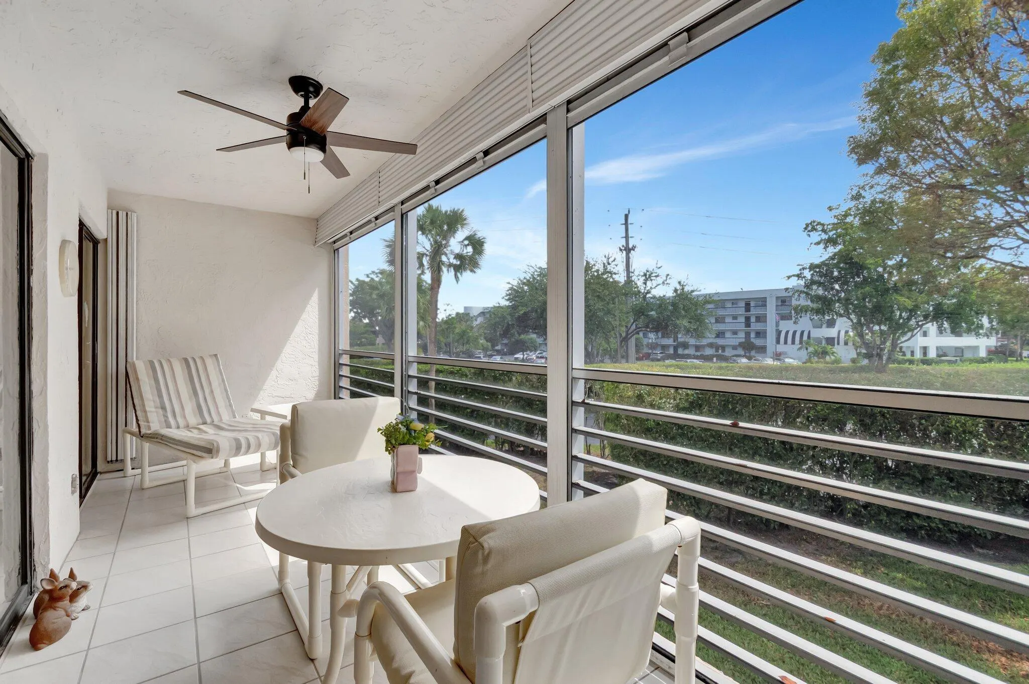3154 Via Poinciana, #211