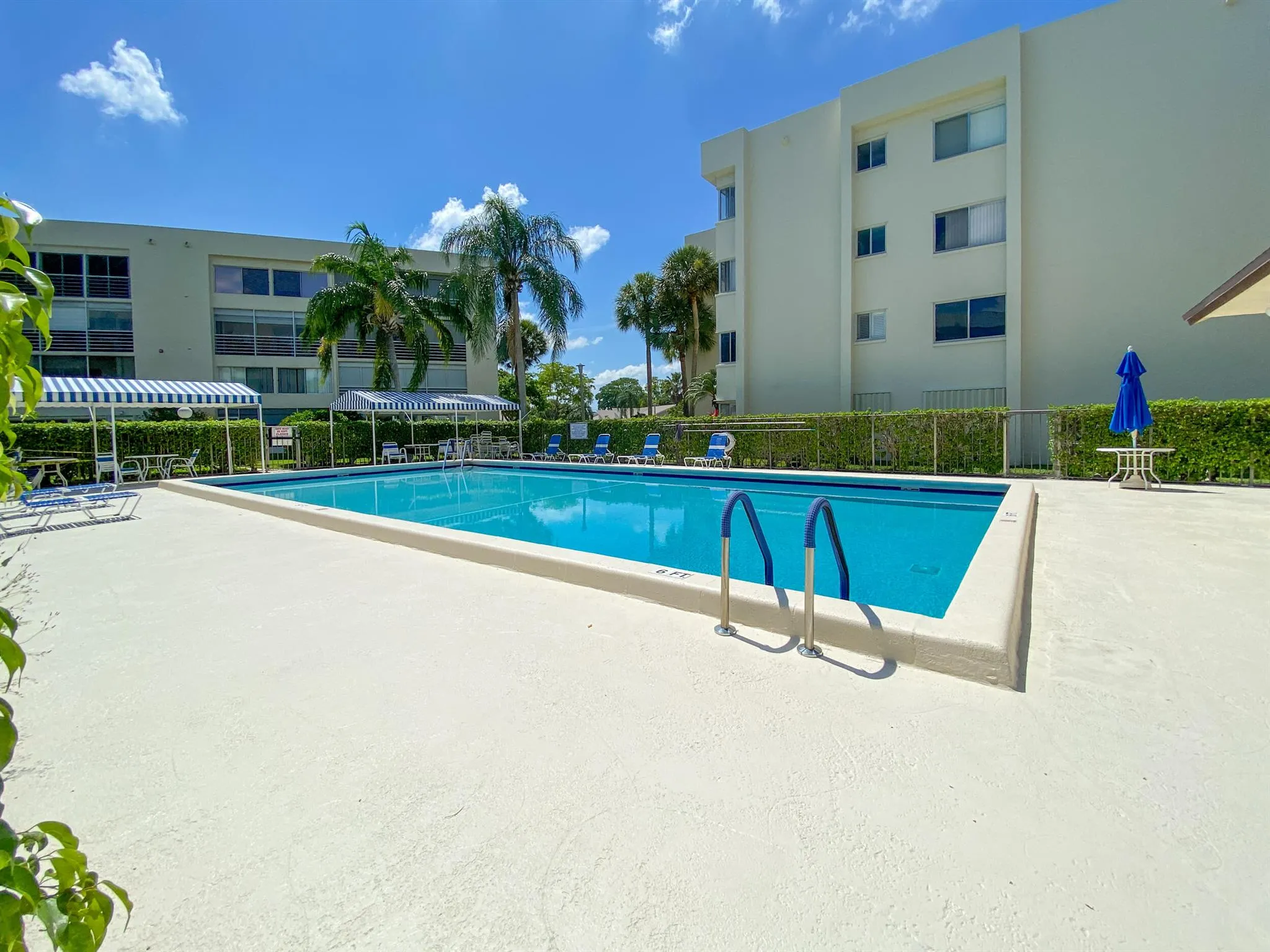 3154 Via Poinciana, #211