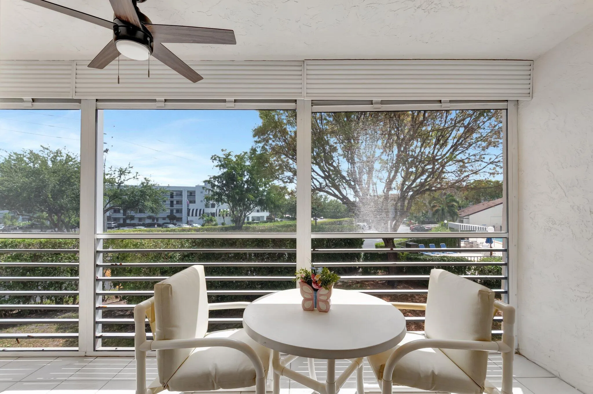 3154 Via Poinciana, #211