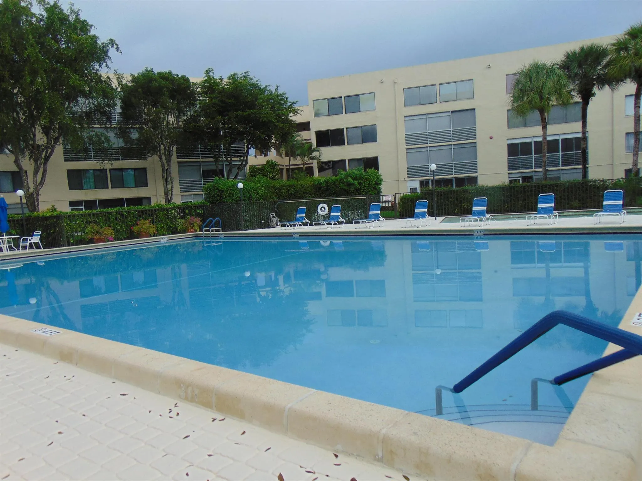3154 Via Poinciana, #211