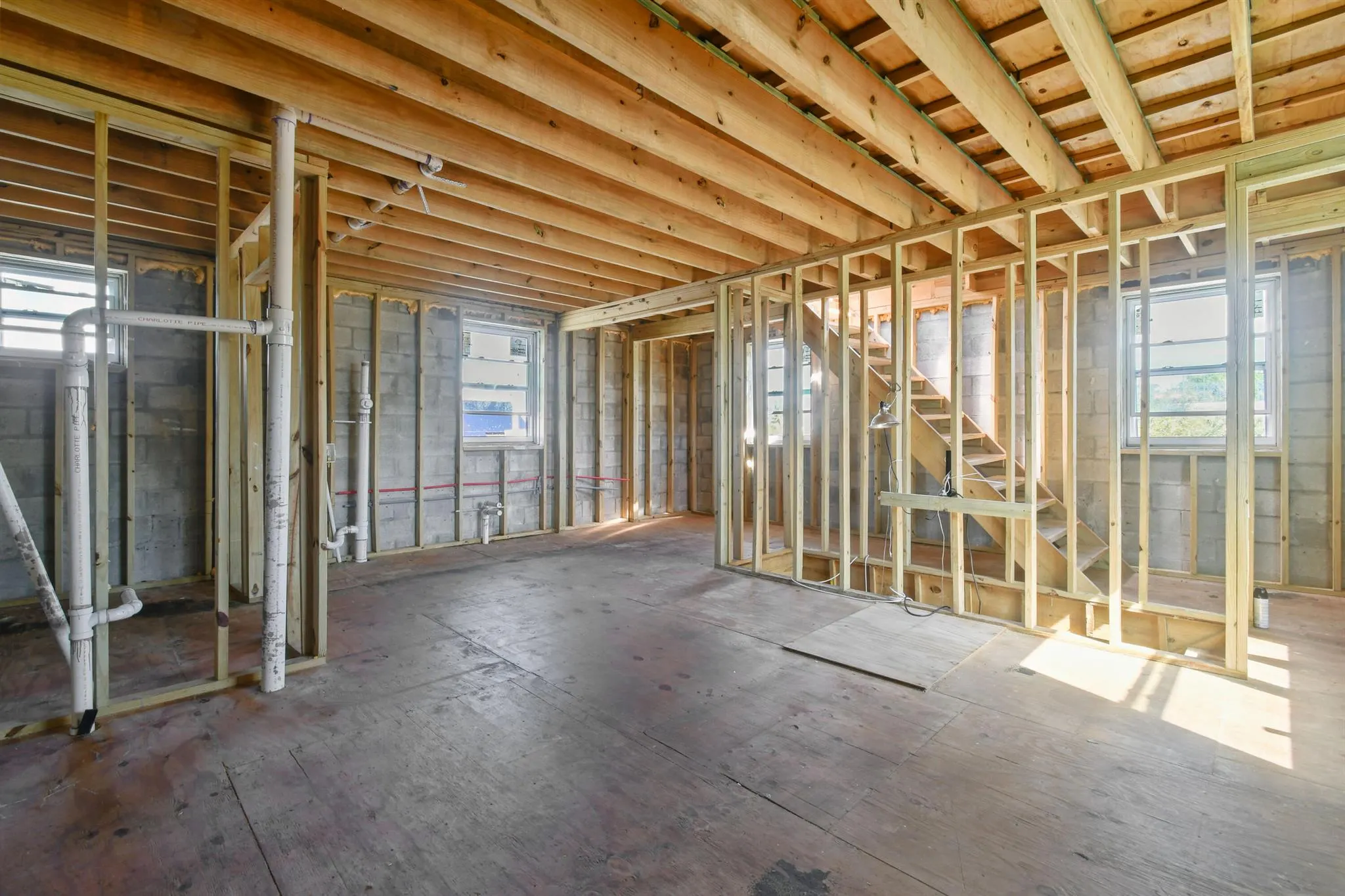 322 N Lakeside Court