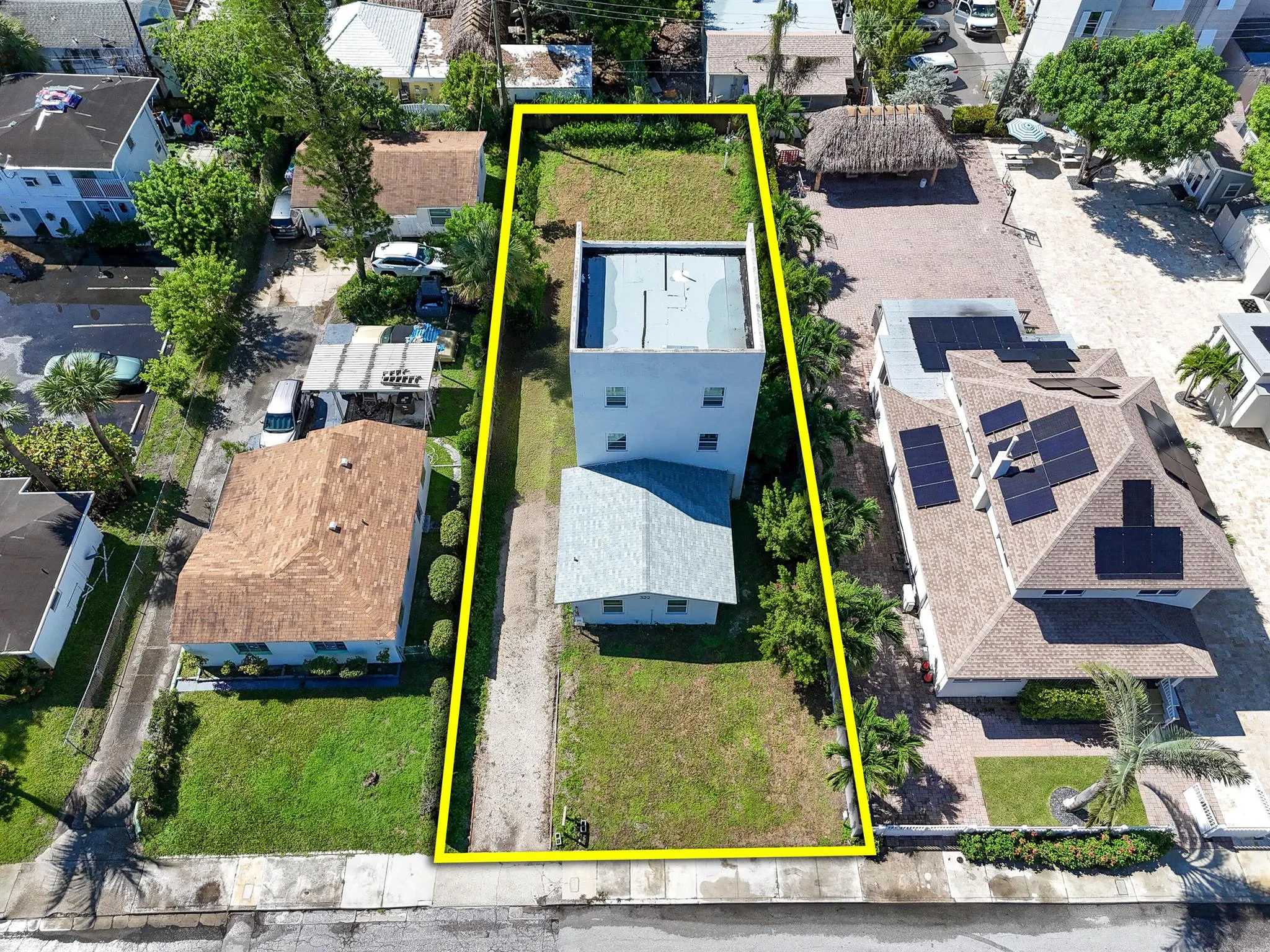 322 N Lakeside Court