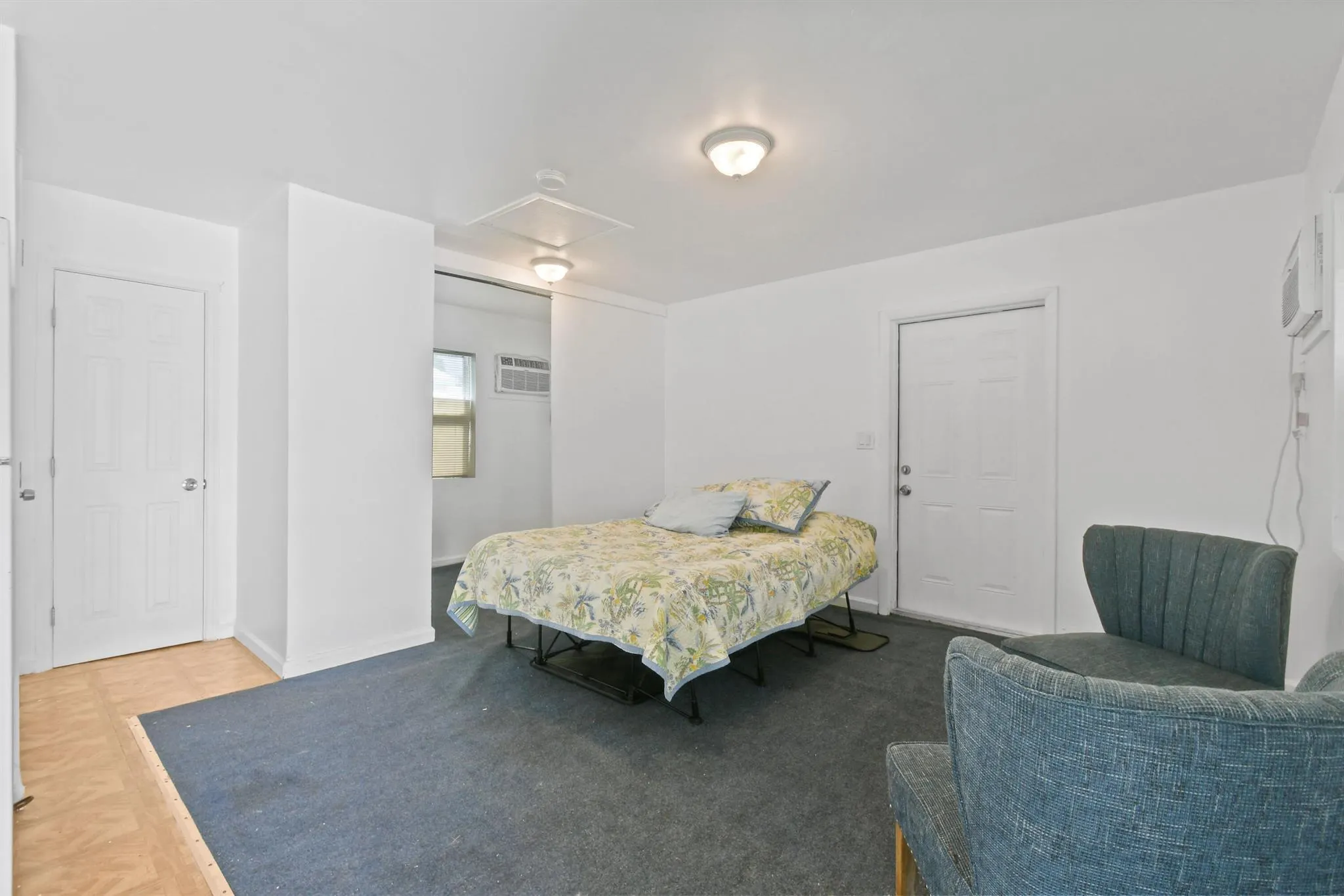 322 N Lakeside Court