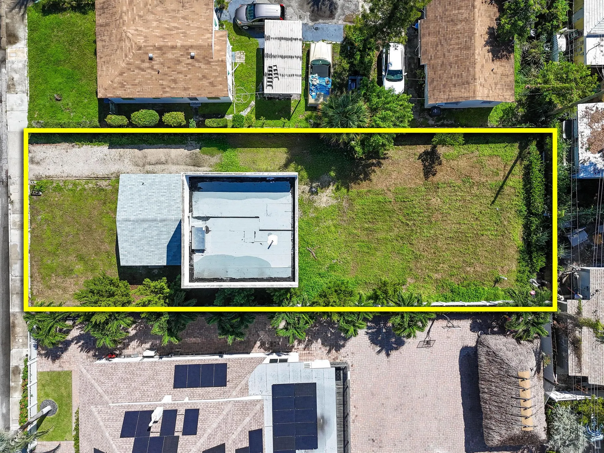 322 N Lakeside Court