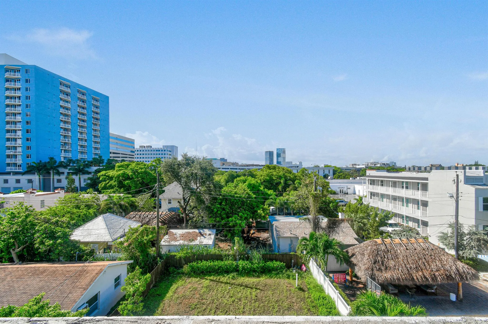 322 N Lakeside Court