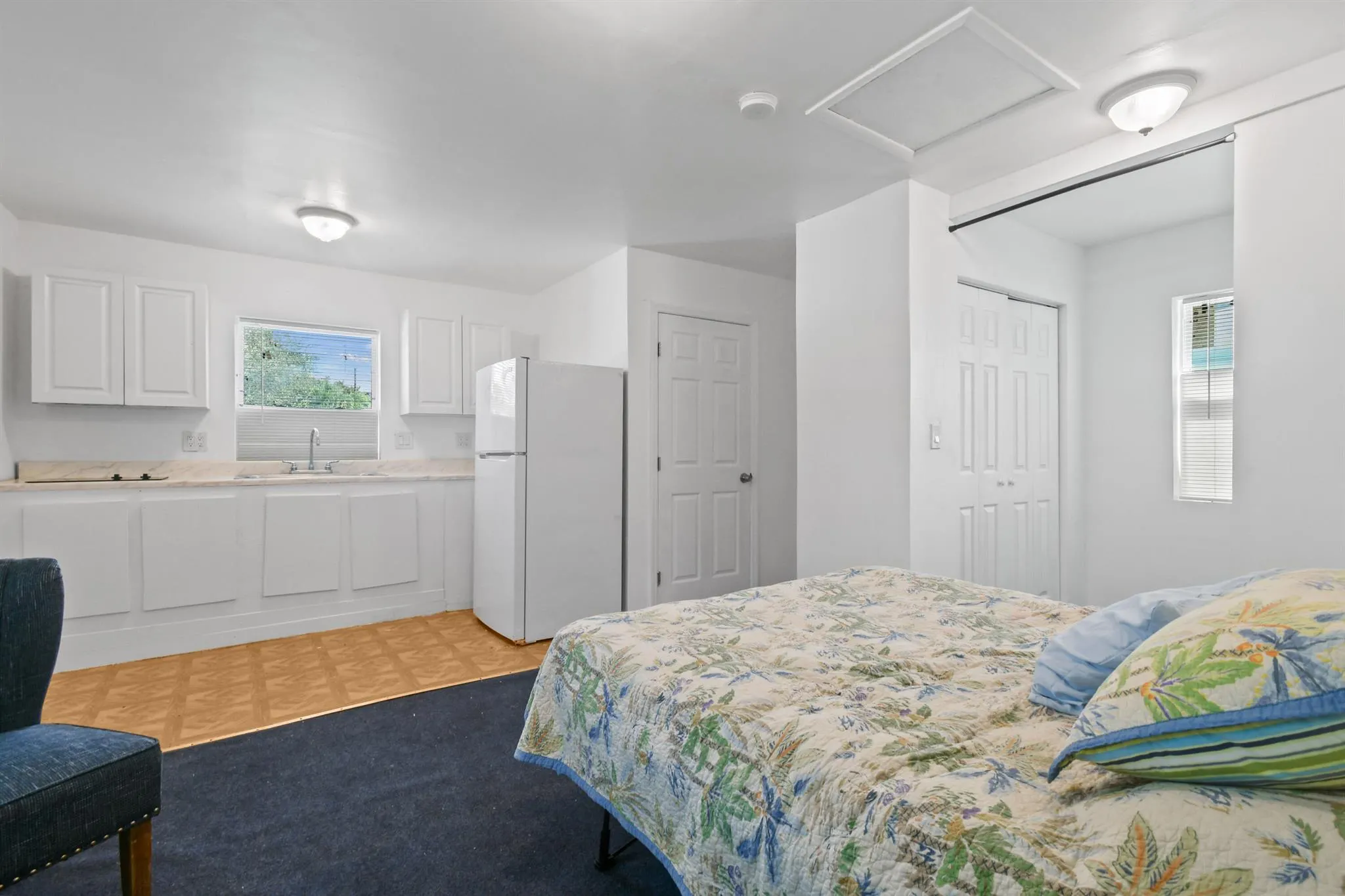 322 N Lakeside Court