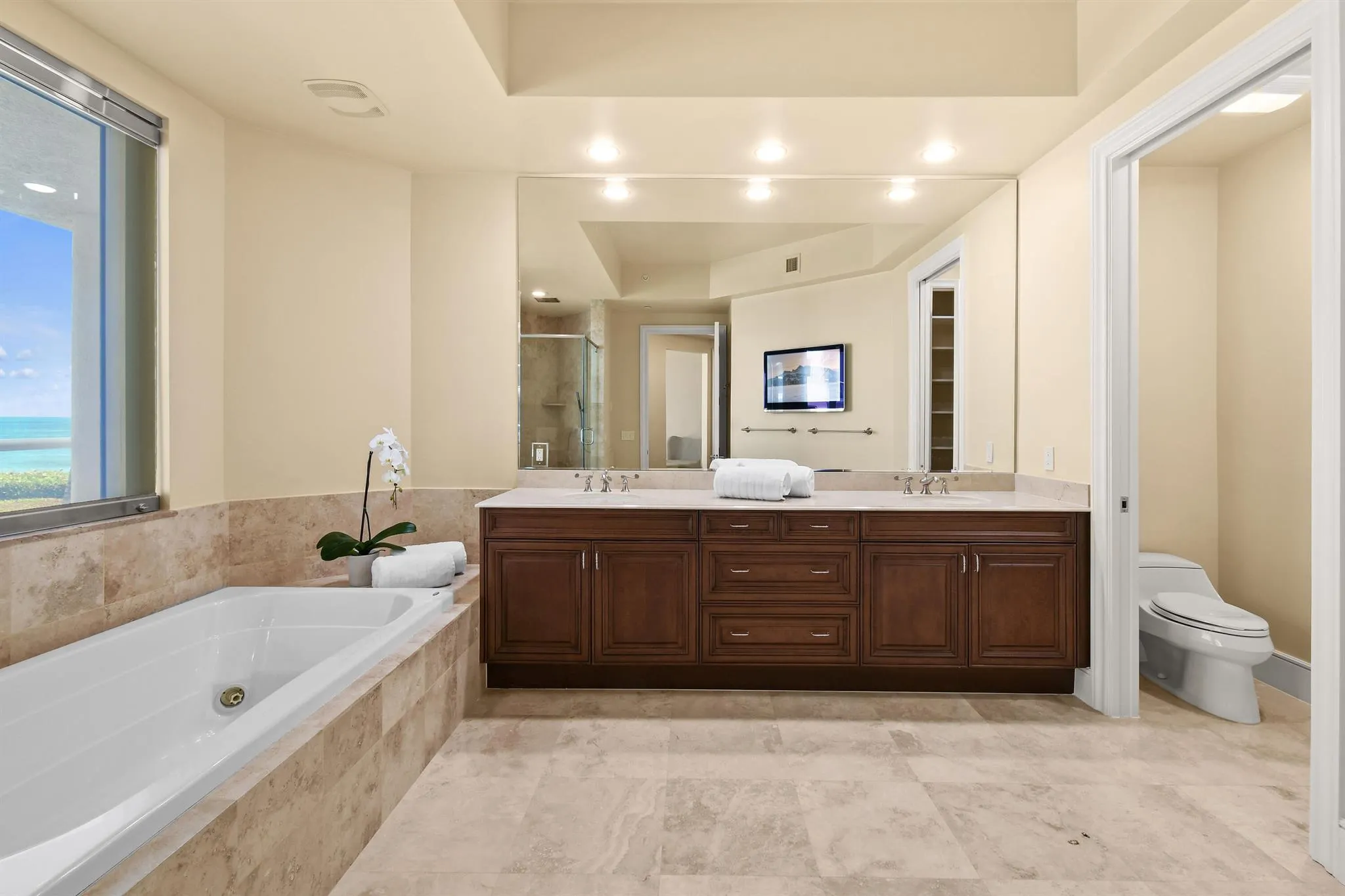 4600 N Ocean Drive, #406