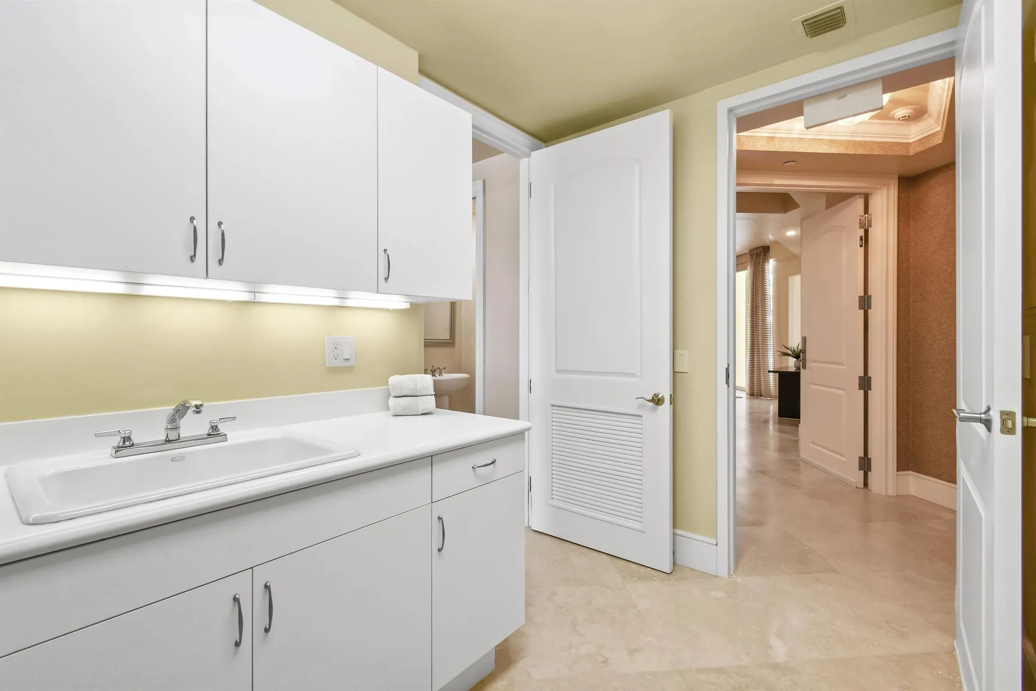 4600 N Ocean Drive, #406